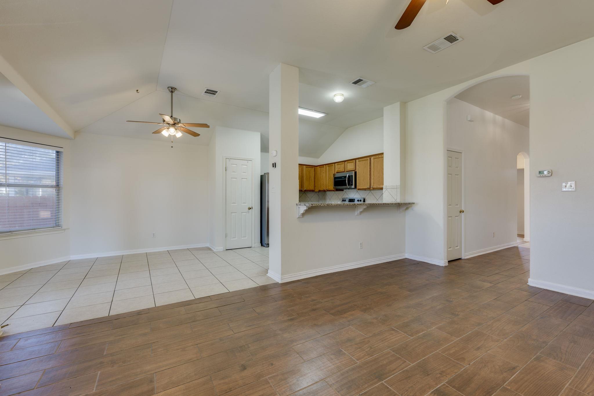 6007 Lone Star Ct, Hutto, TX 78634