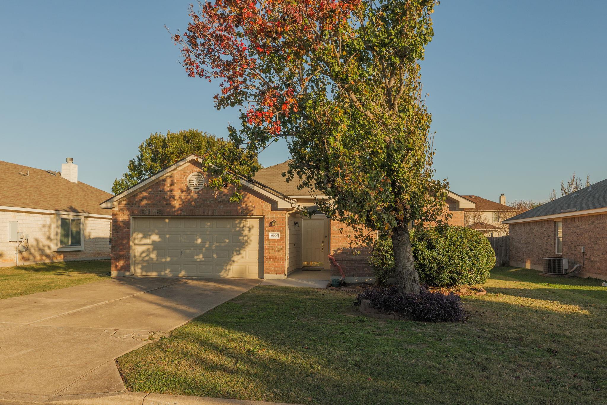 6007 Lone Star Ct, Hutto, TX 78634
