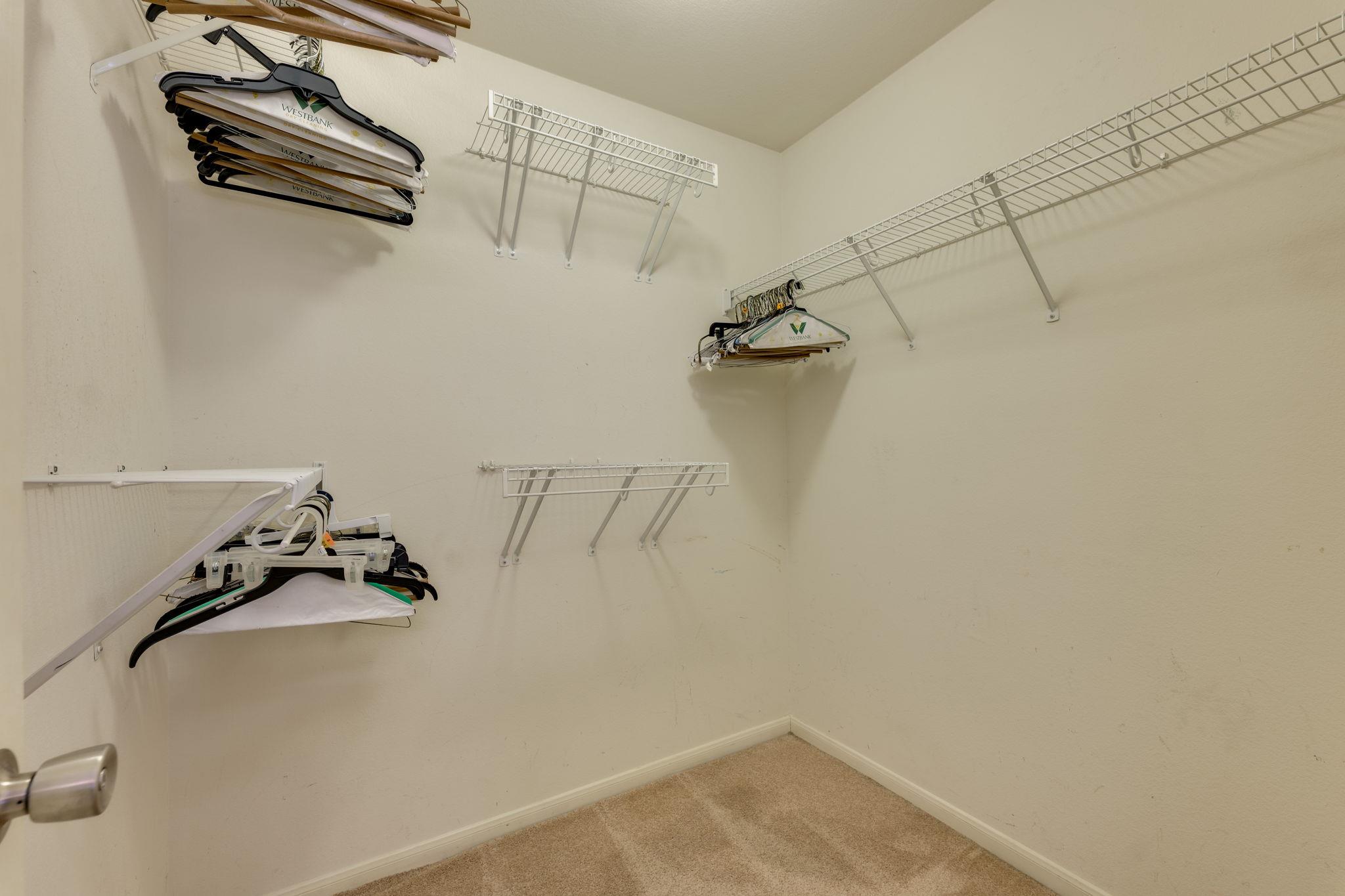 6007 Lone Star Ct, Hutto, TX 78634