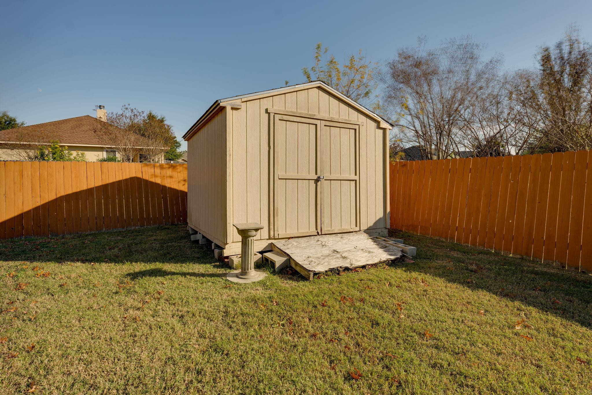 6007 Lone Star Ct, Hutto, TX 78634