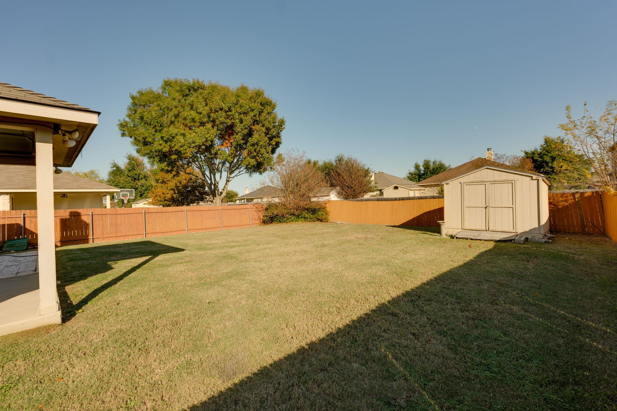 6007 Lone Star Ct, Hutto, TX 78634