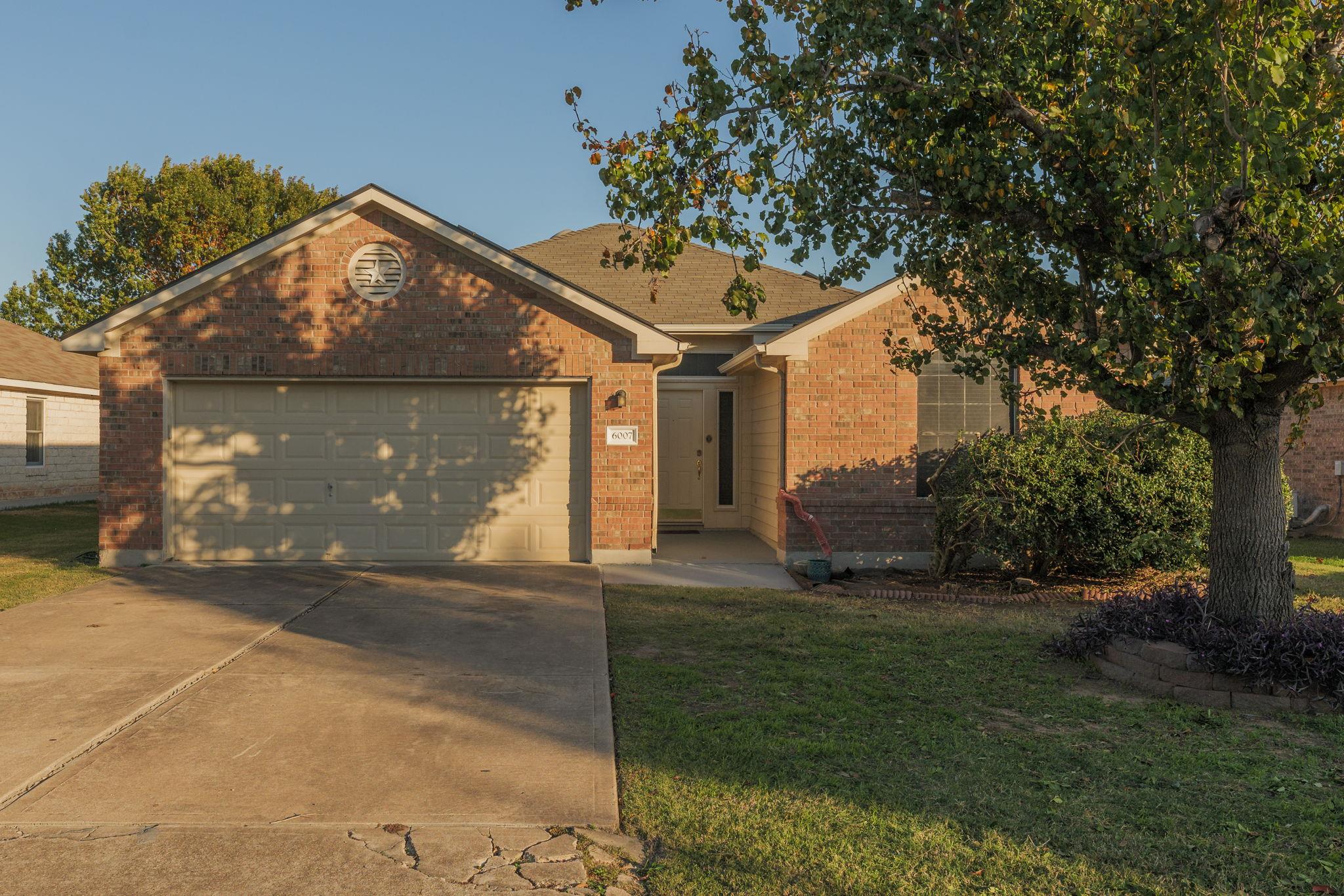 6007 Lone Star Ct, Hutto, TX 78634