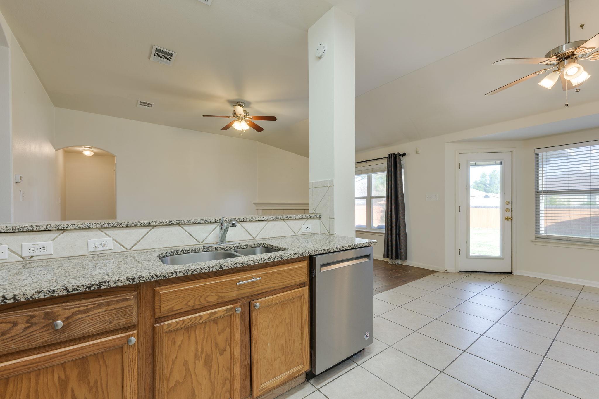 6007 Lone Star Ct, Hutto, TX 78634