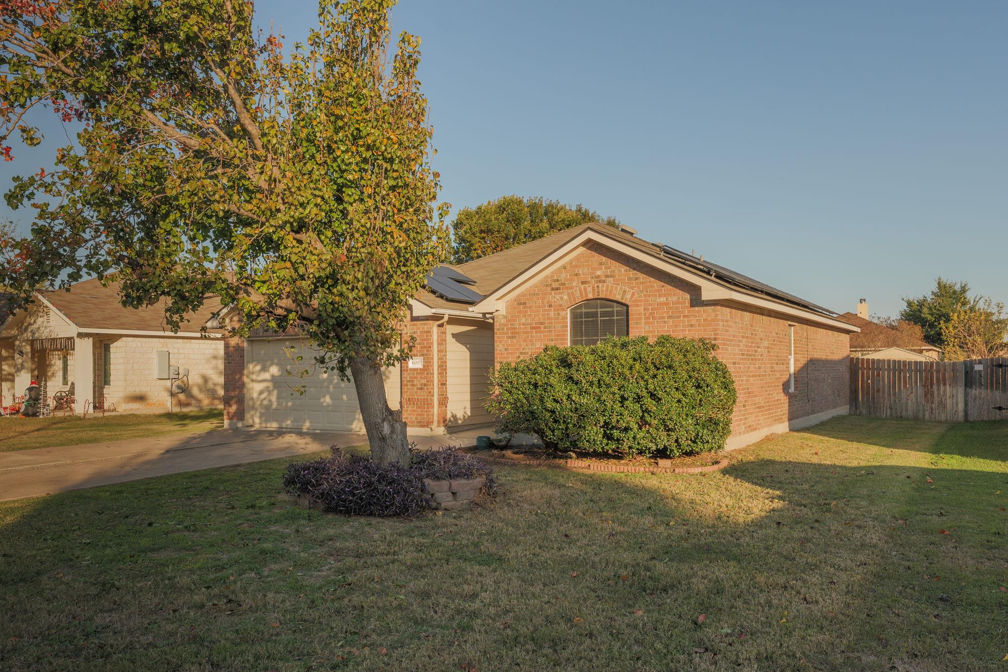 6007 Lone Star Ct, Hutto, TX 78634