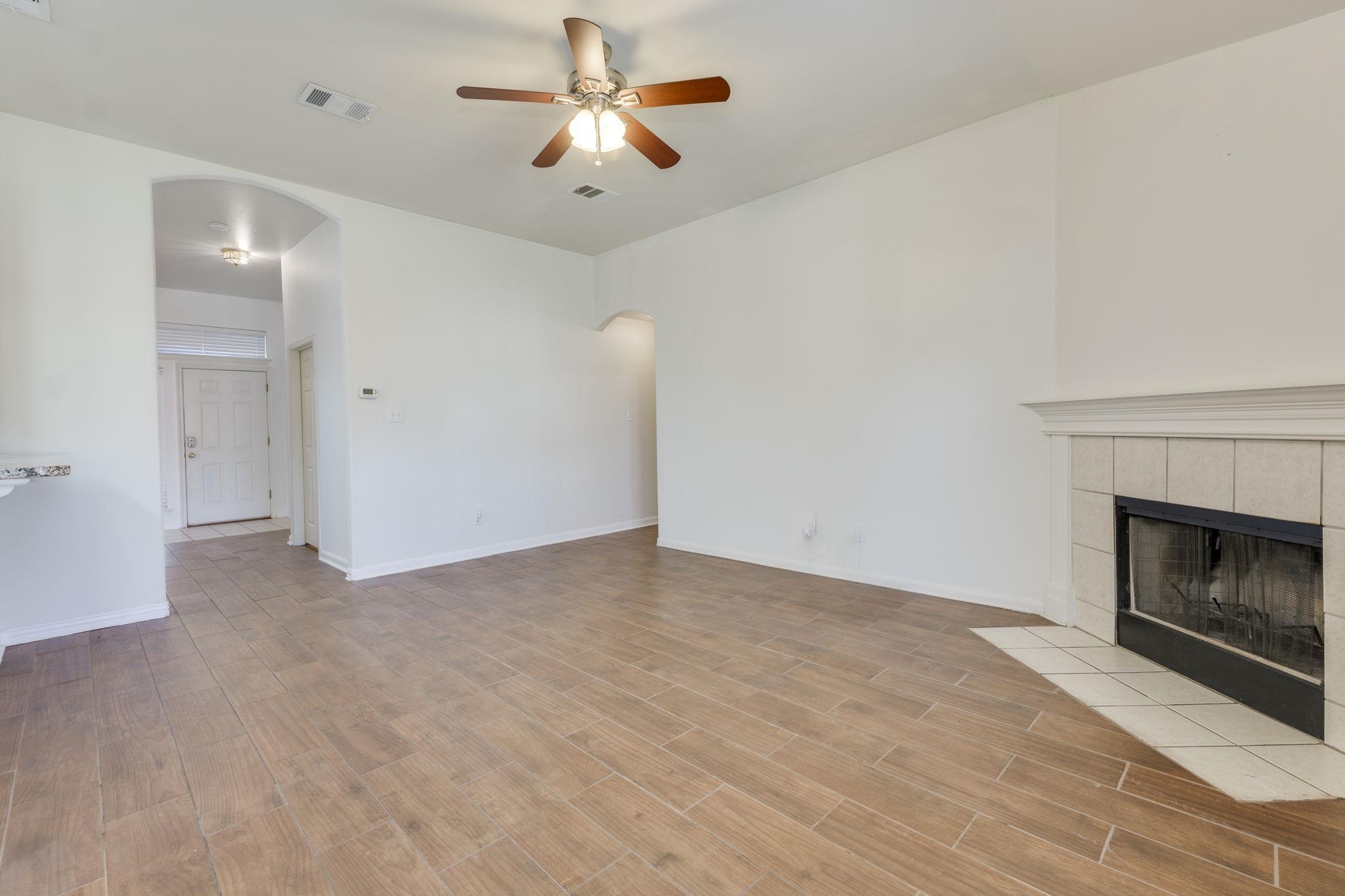 6007 Lone Star Ct, Hutto, TX 78634