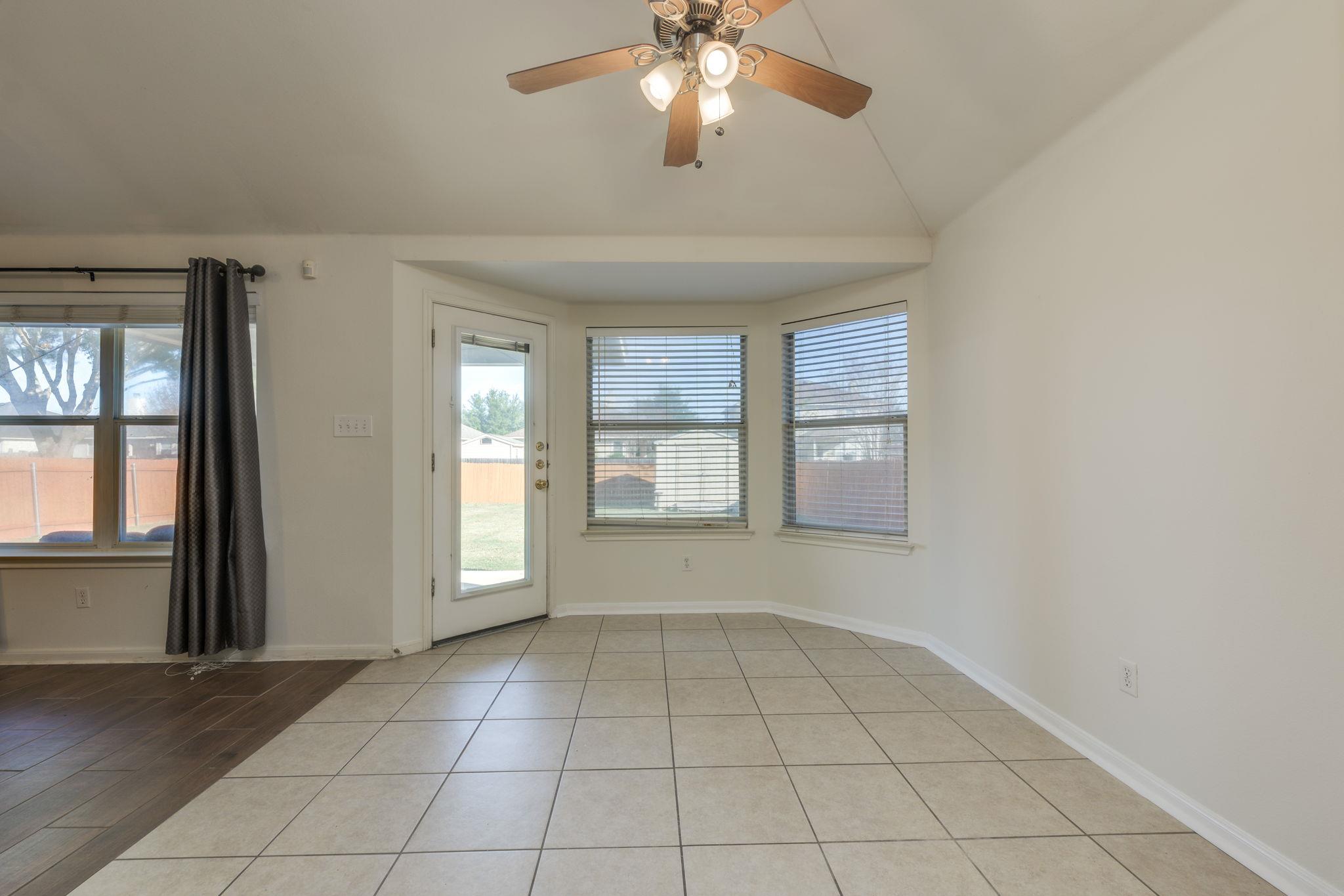 6007 Lone Star Ct, Hutto, TX 78634