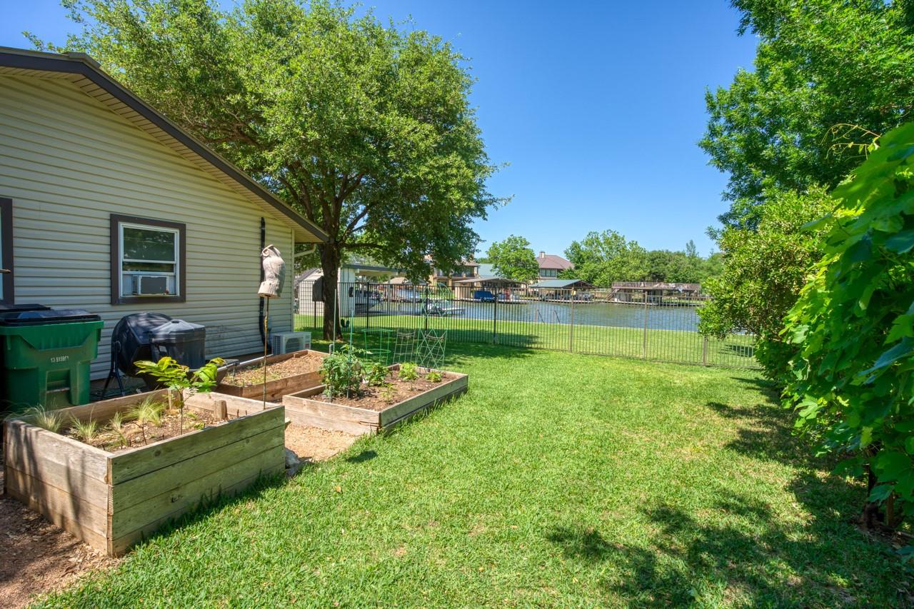 213 Lakeview, Sunrise Beach, TX 78643
