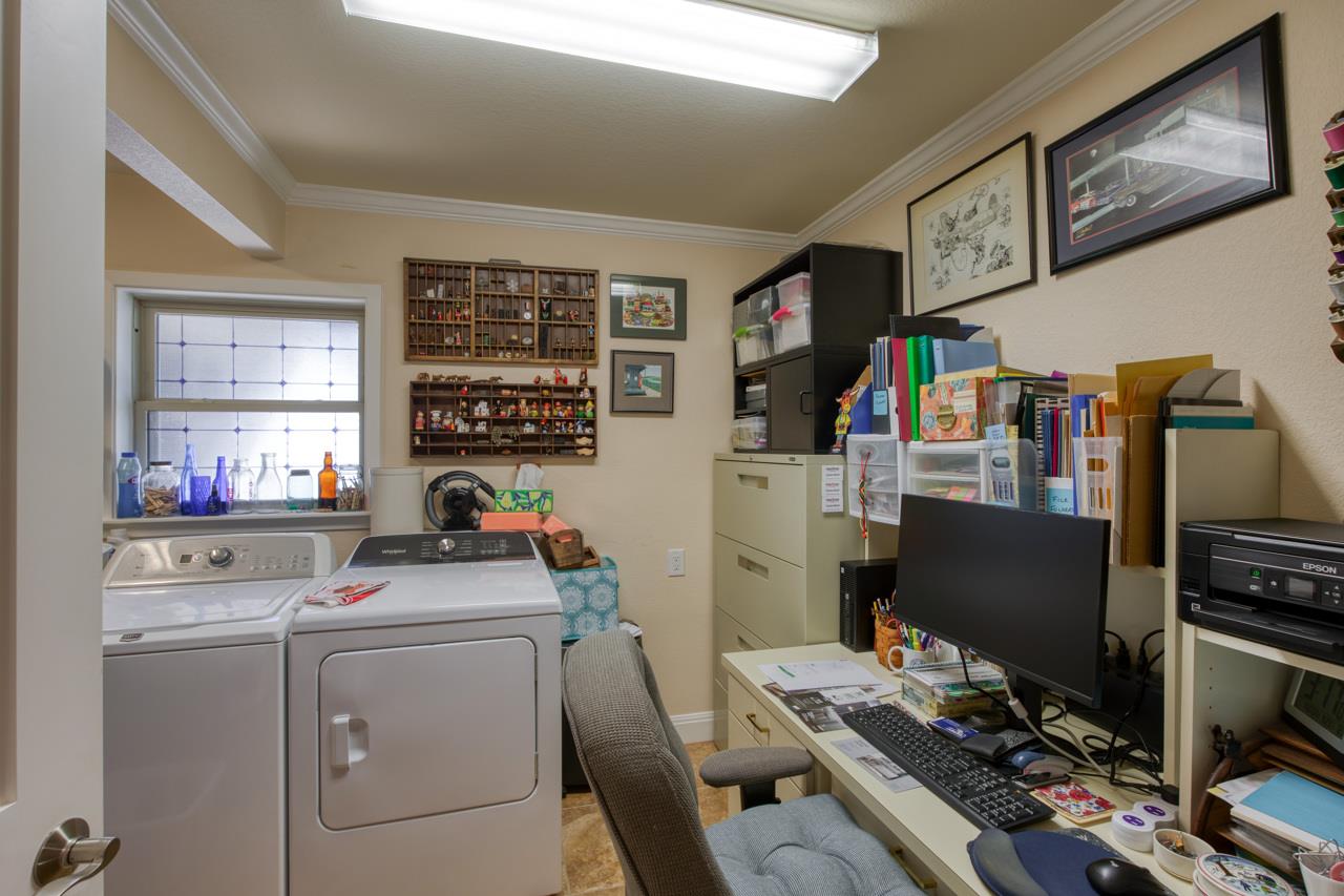 213 Lakeview, Sunrise Beach, TX 78643