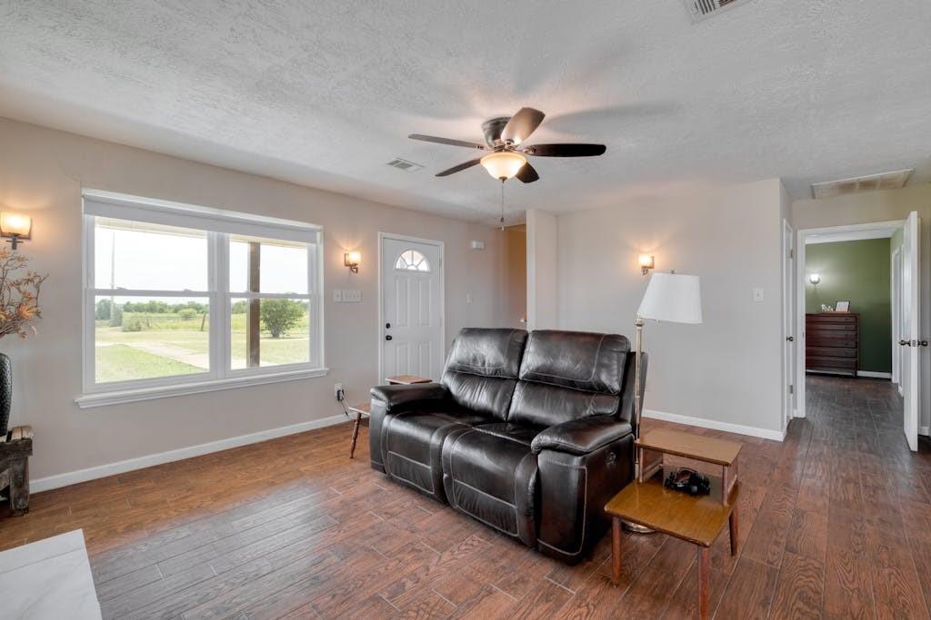 1540 County Road 114, Rogers, TX 76569