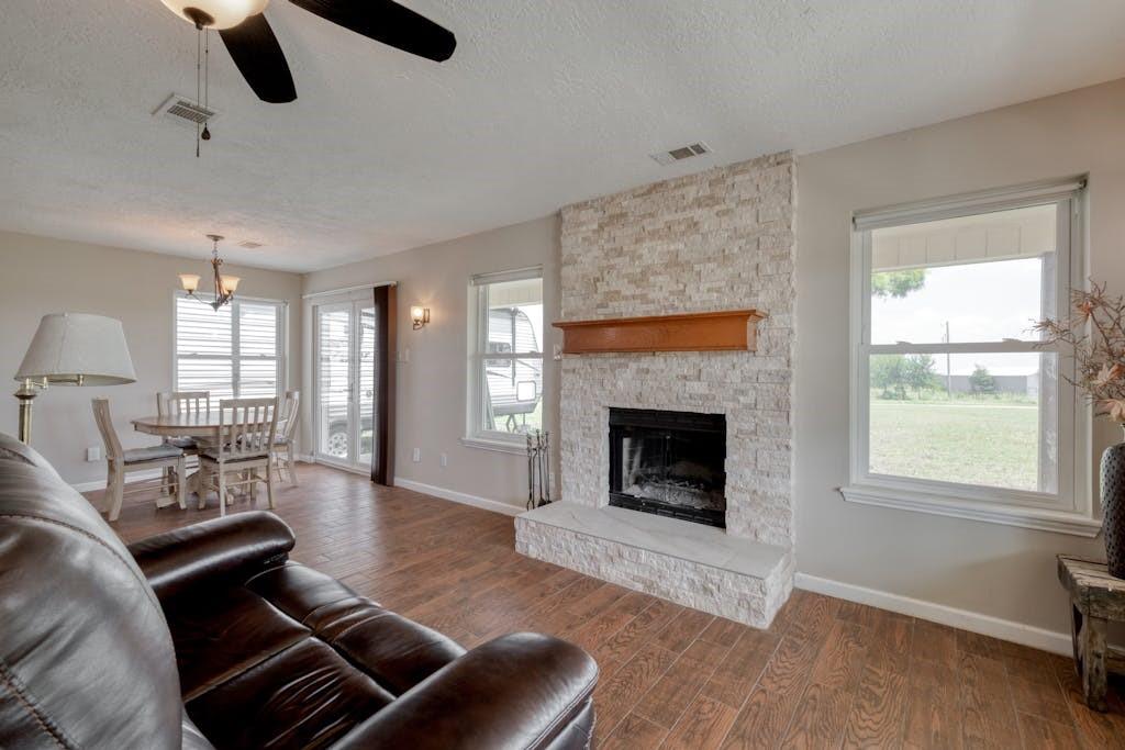 1540 County Road 114, Rogers, TX 76569