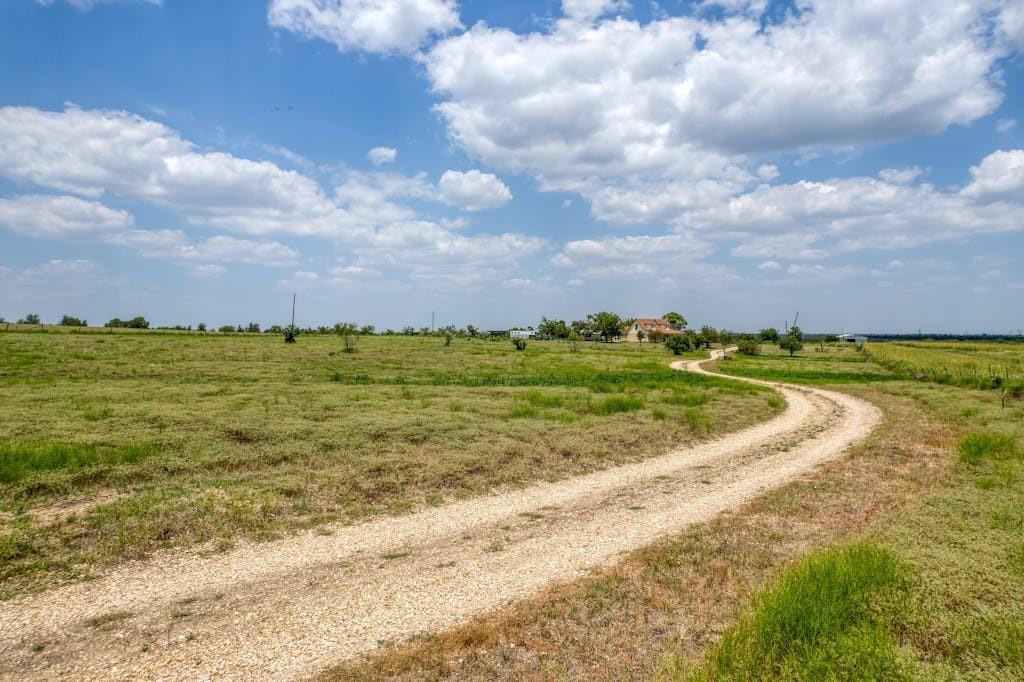 1540 County Road 114, Rogers, TX 76569