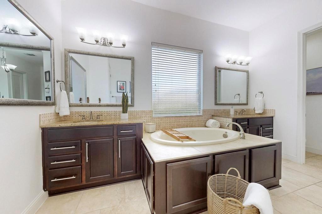 102 Kildrummy Ln, Austin, TX 78738