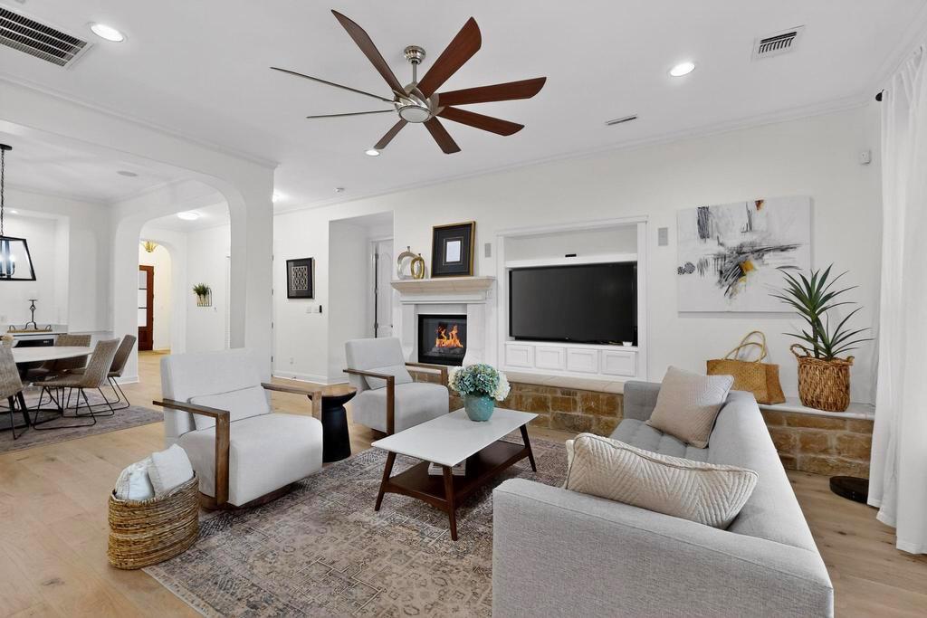 102 Kildrummy Ln, Austin, TX 78738