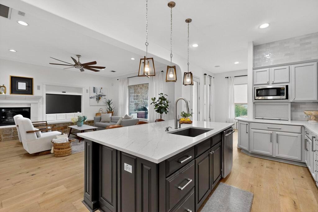 102 Kildrummy Ln, Austin, TX 78738