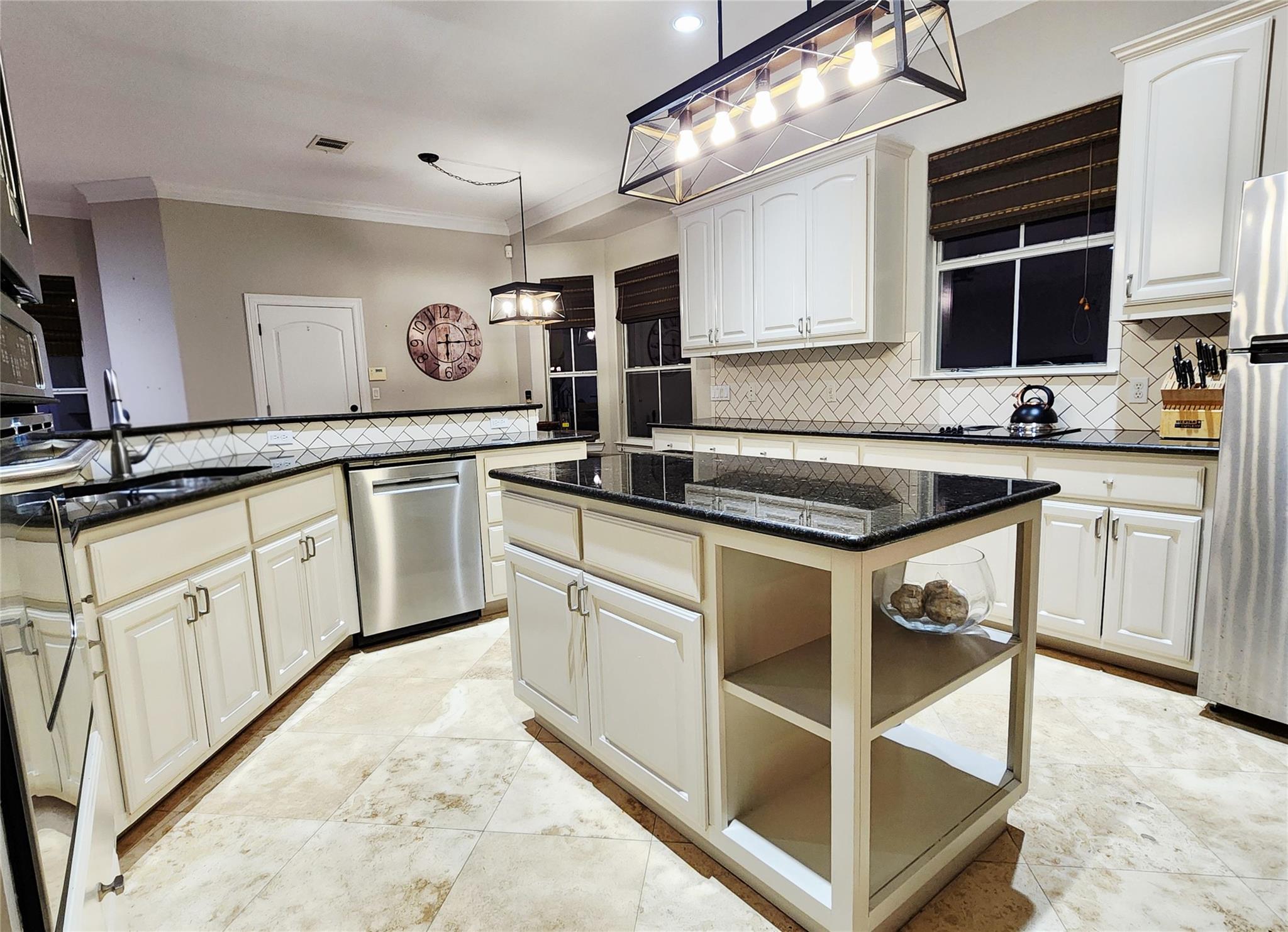 152 Silver Hawk Ct, Dripping Springs, TX 78620