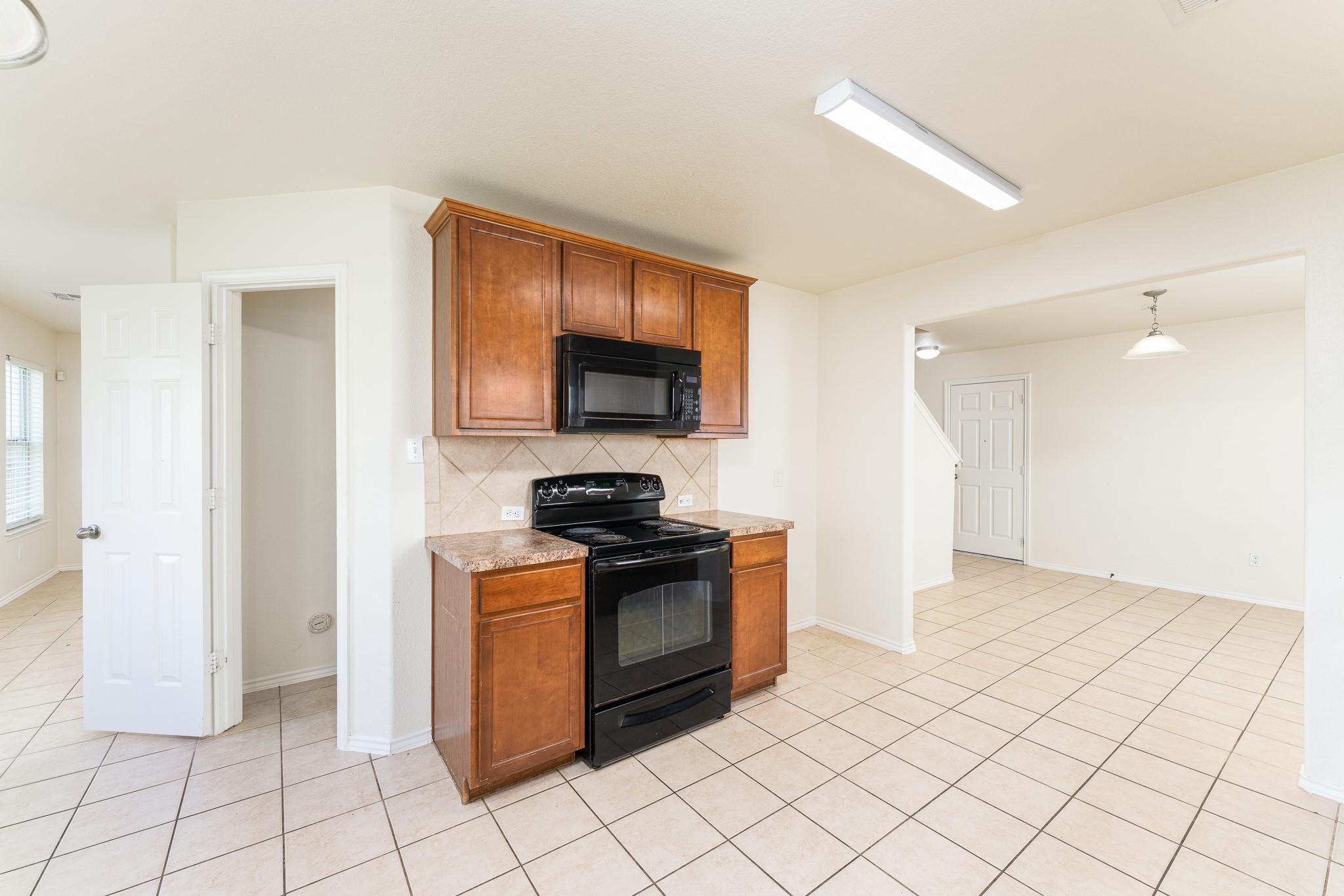 368 Housefinch Loop, Leander, TX 78641