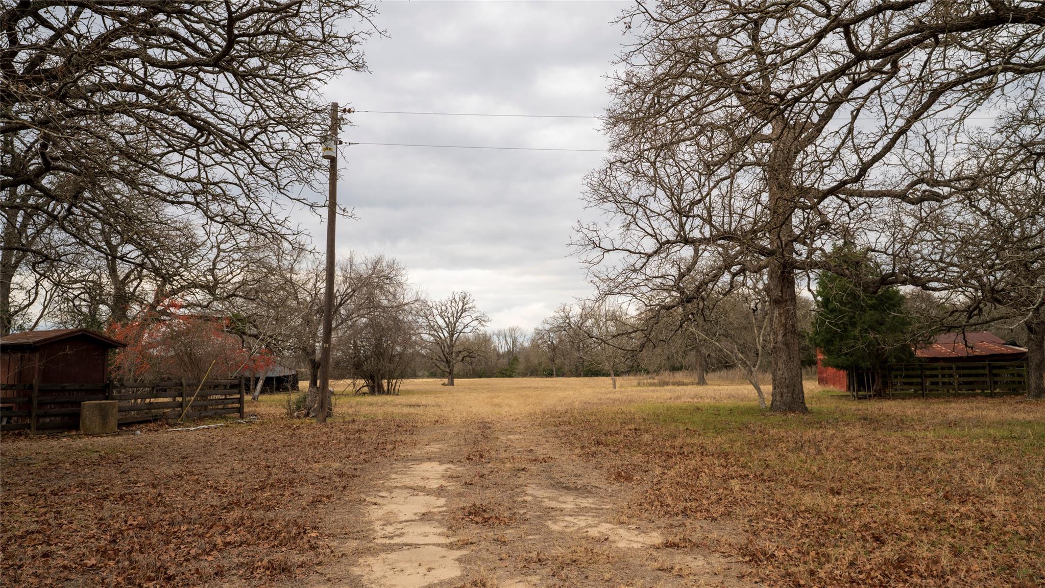 1682 W Us Highway 79, Rockdale, TX 76567