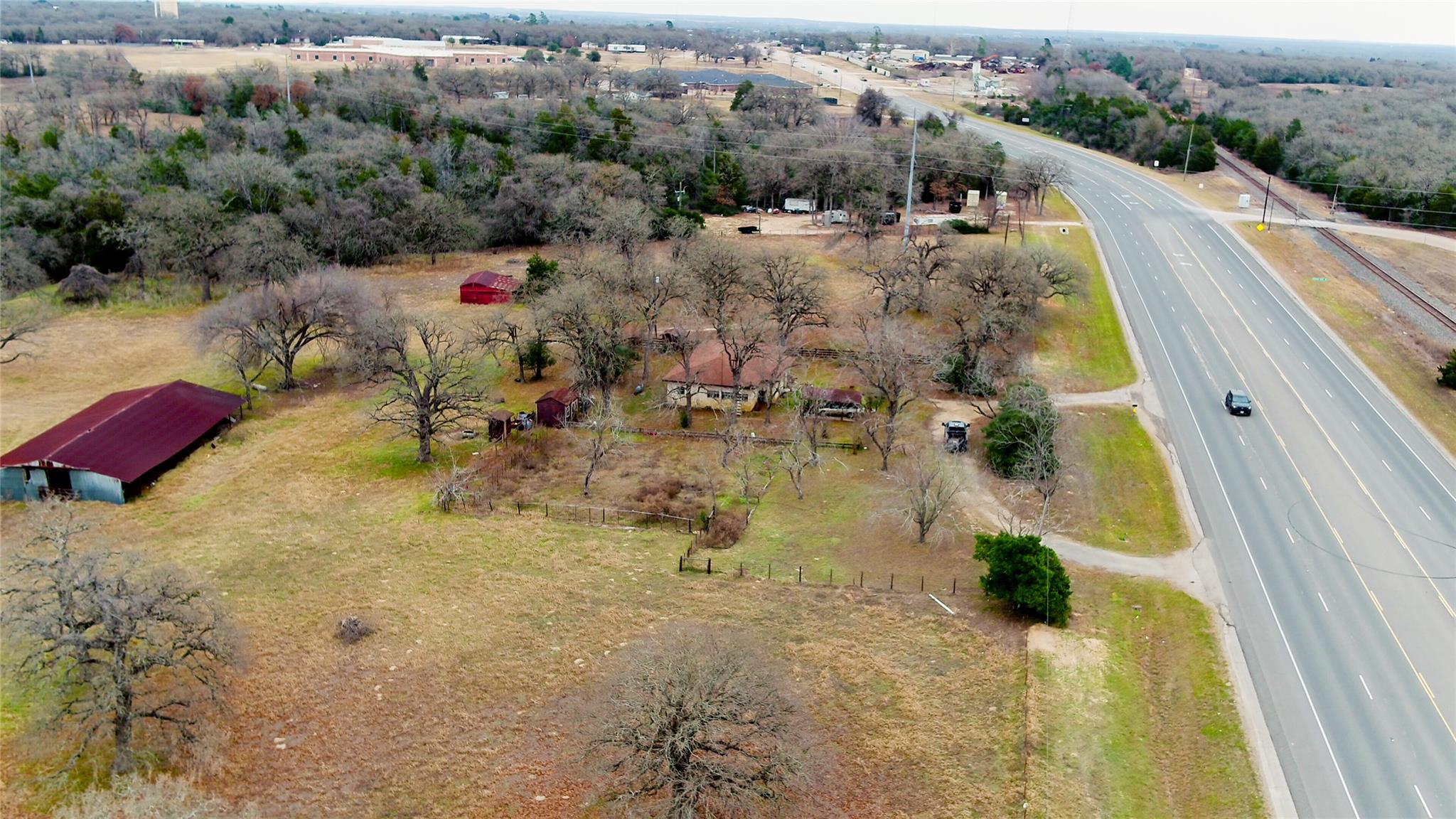 1682 W Us Highway 79, Rockdale, TX 76567