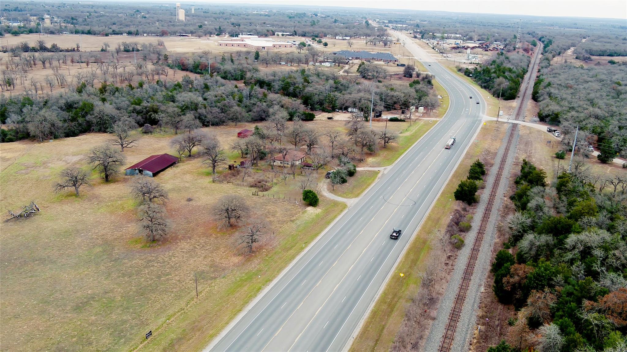 1682 W Us Highway 79, Rockdale, TX 76567