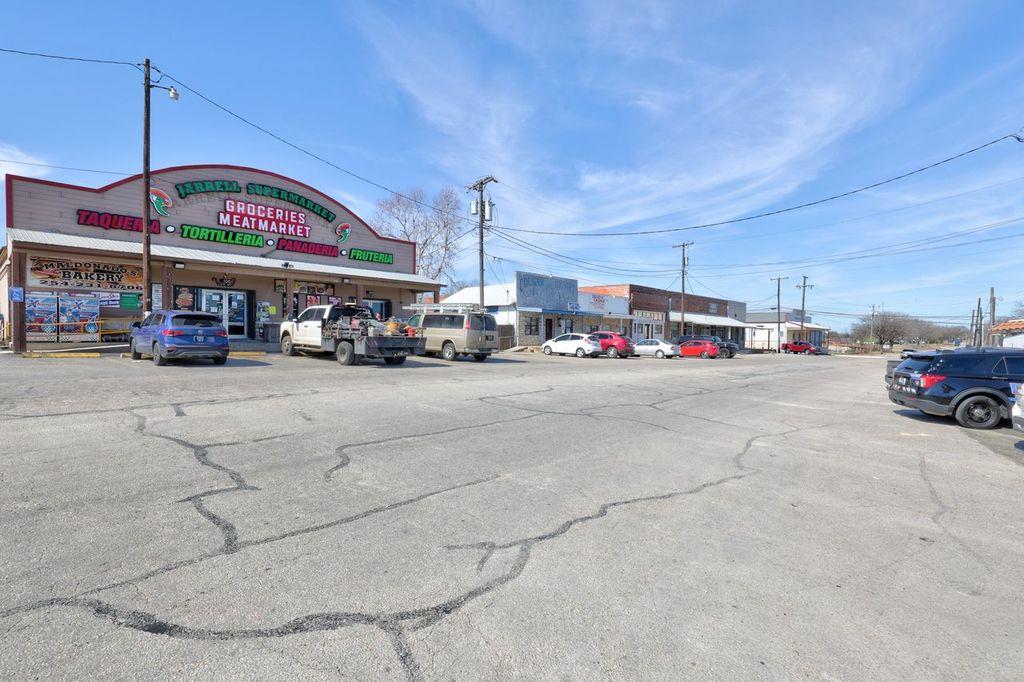 309 W Avenue H Ave, Jarrell, TX 76537