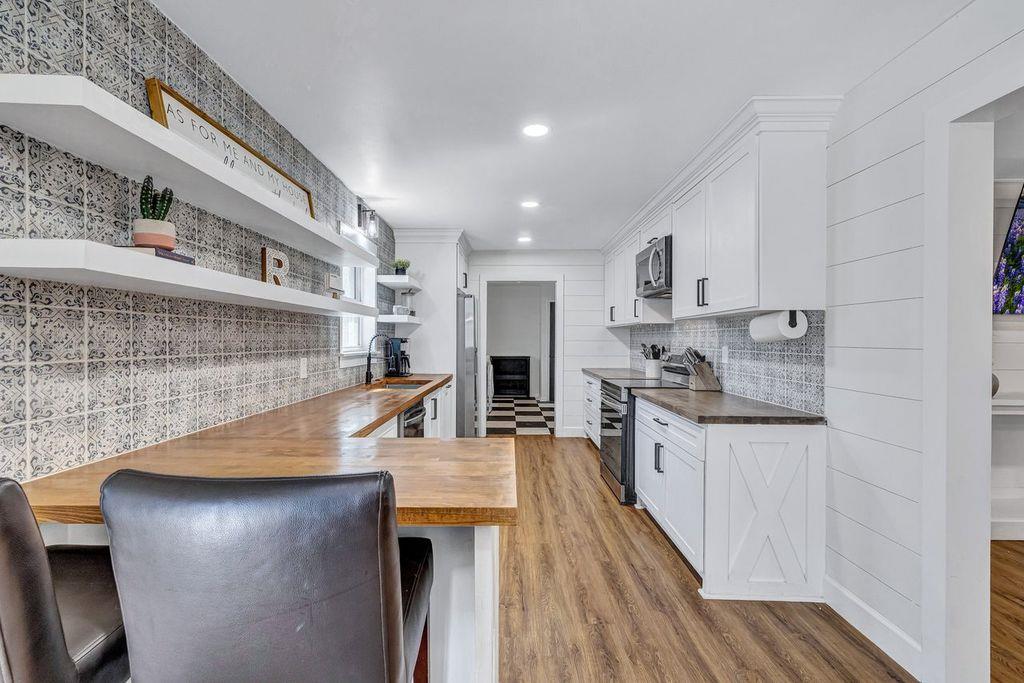 309 W Avenue H Ave, Jarrell, TX 76537