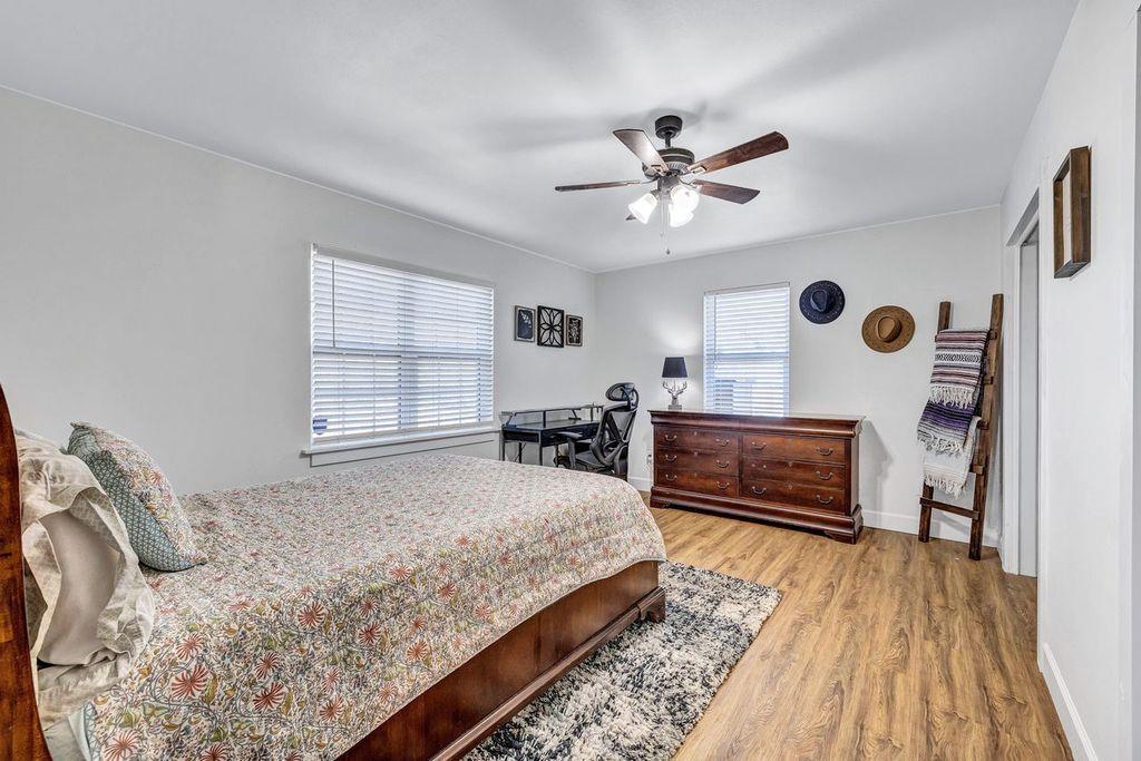 309 W Avenue H Ave, Jarrell, TX 76537