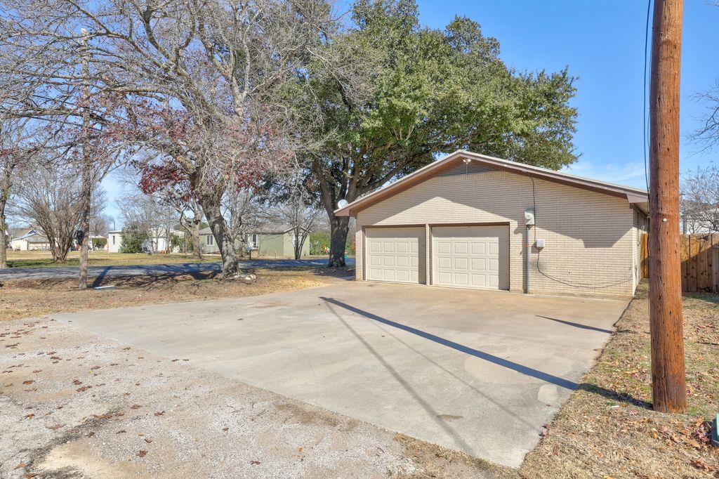 309 W Avenue H Ave, Jarrell, TX 76537