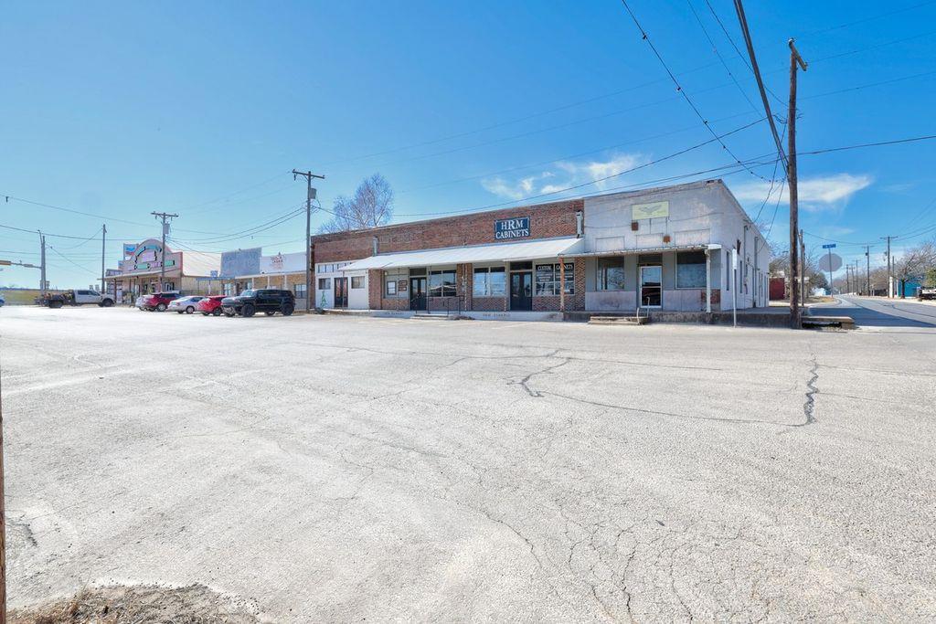 309 W Avenue H Ave, Jarrell, TX 76537