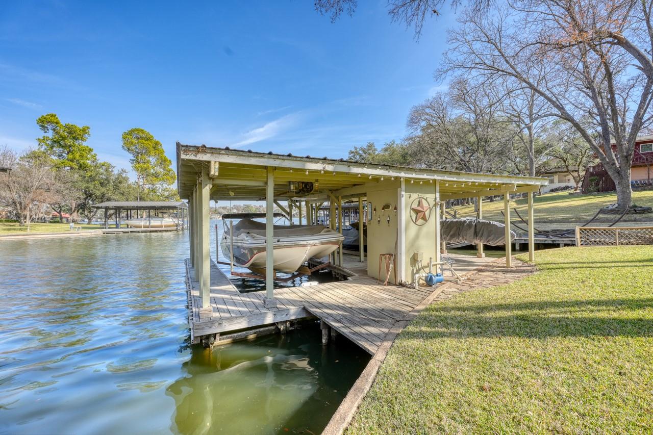 621 Sandy Mountain Dr, Sunrise Beach, TX 78643