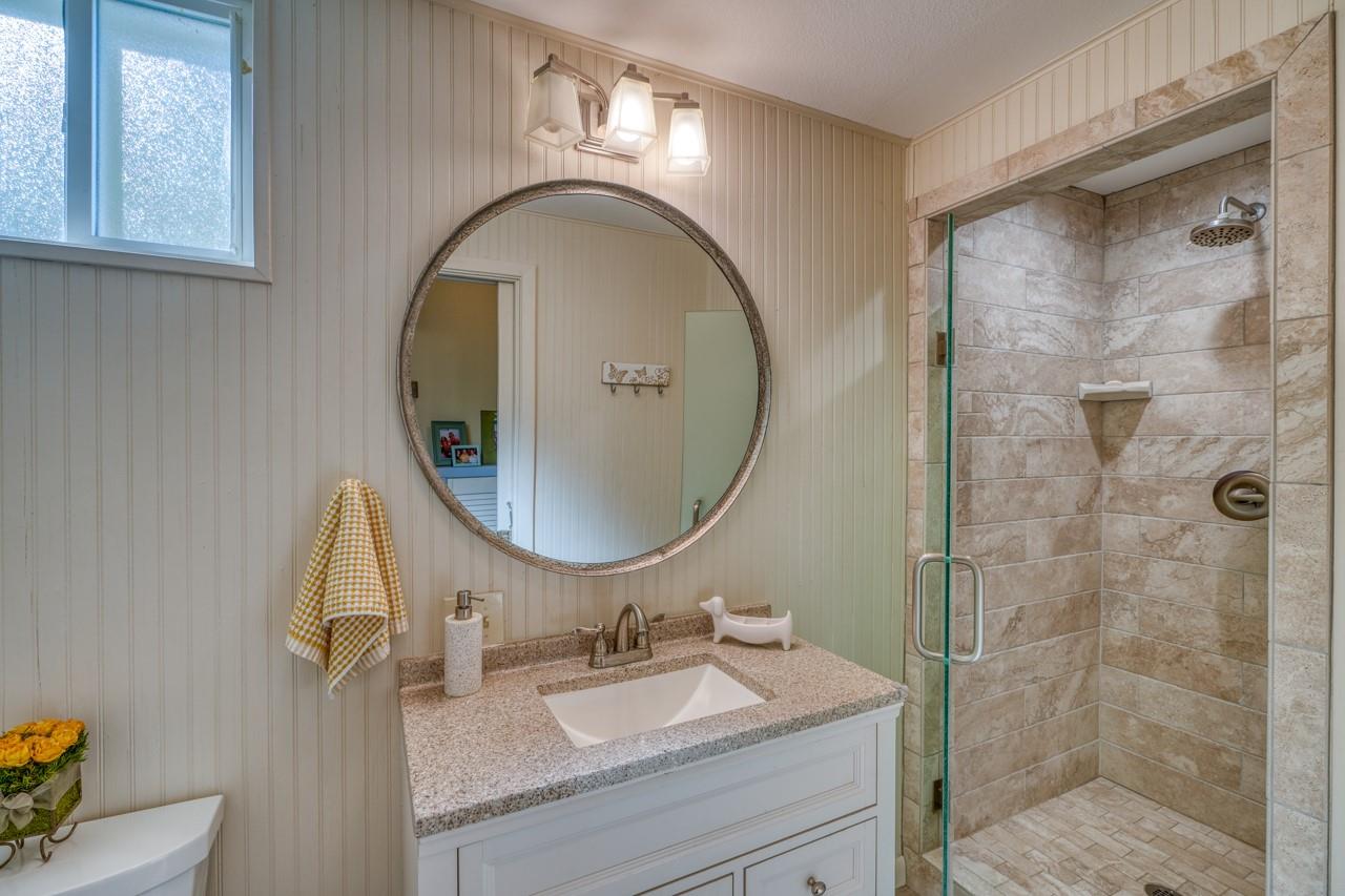 621 Sandy Mountain Dr, Sunrise Beach, TX 78643