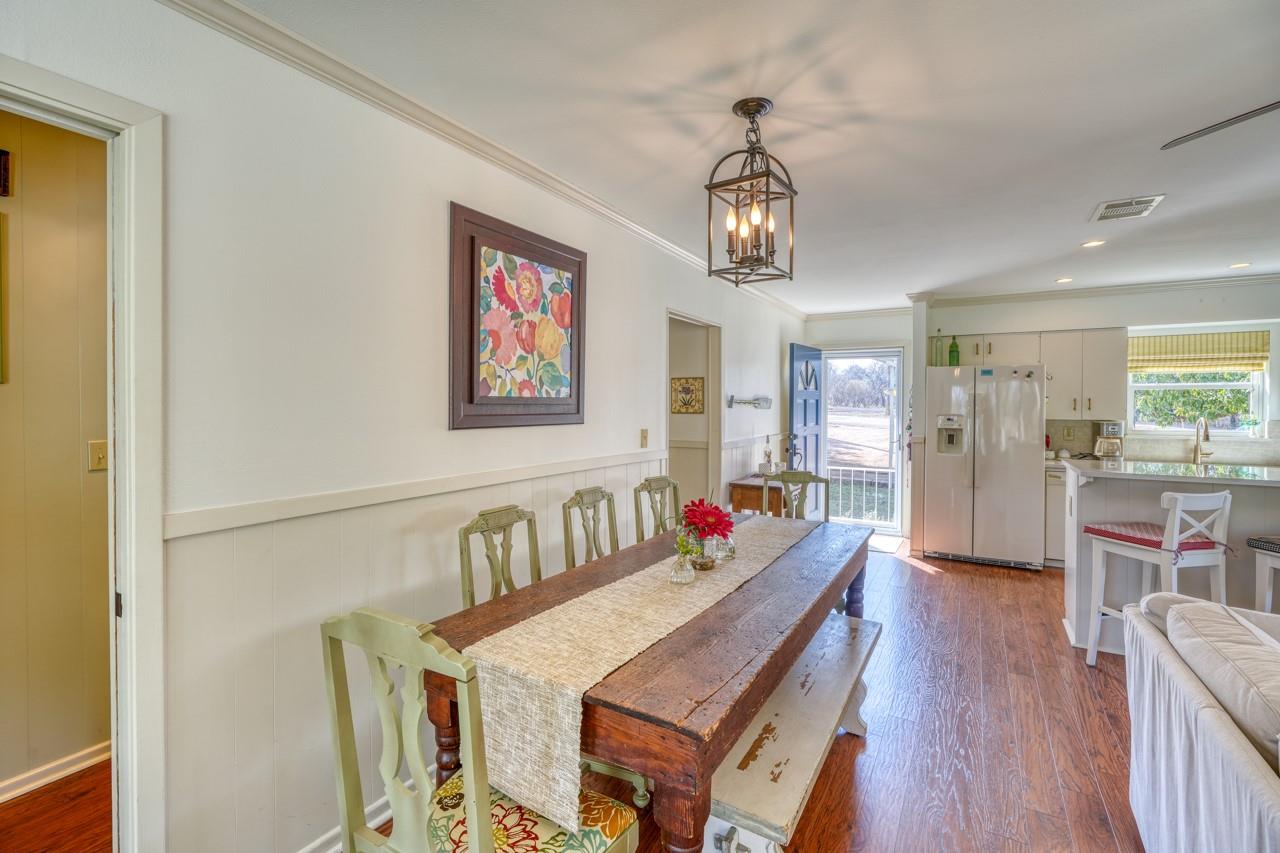 621 Sandy Mountain Dr, Sunrise Beach, TX 78643