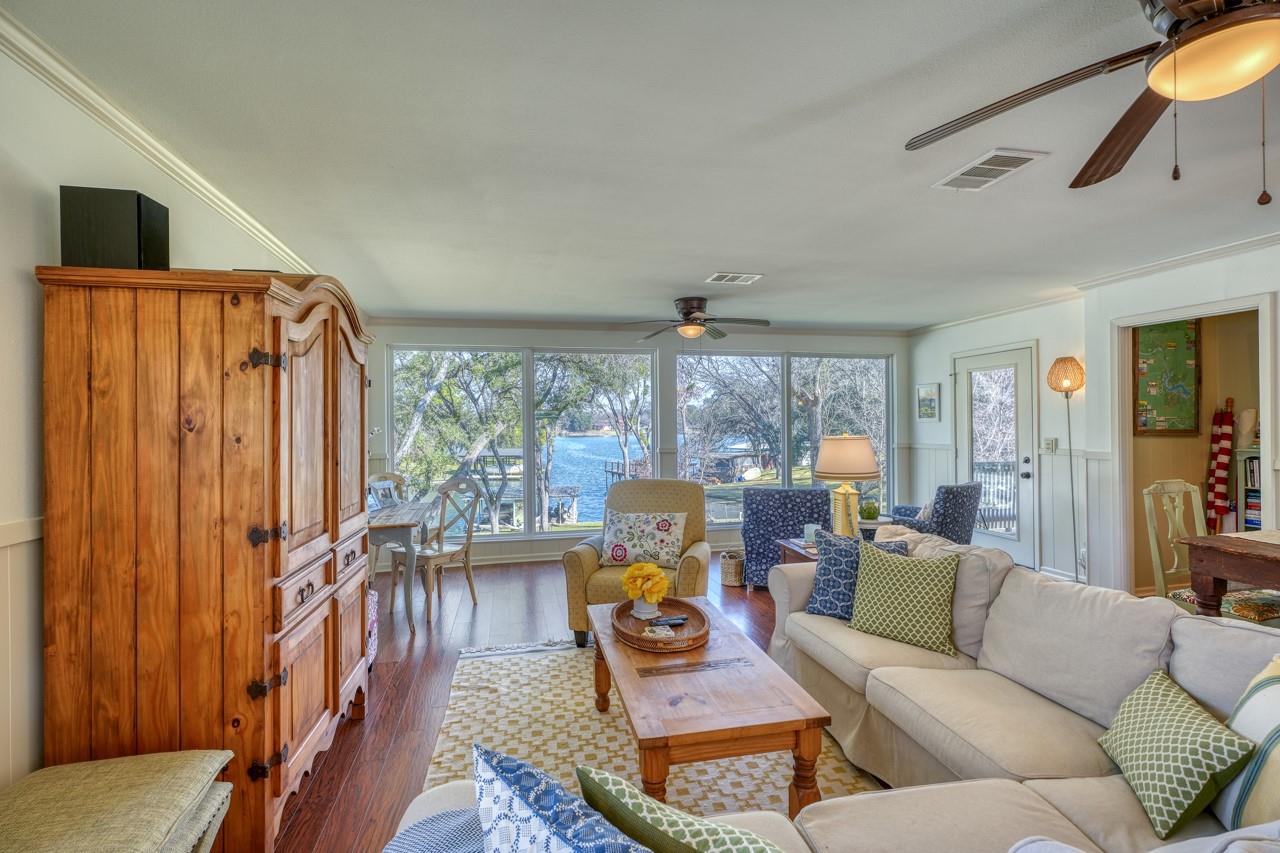 621 Sandy Mountain Dr, Sunrise Beach, TX 78643