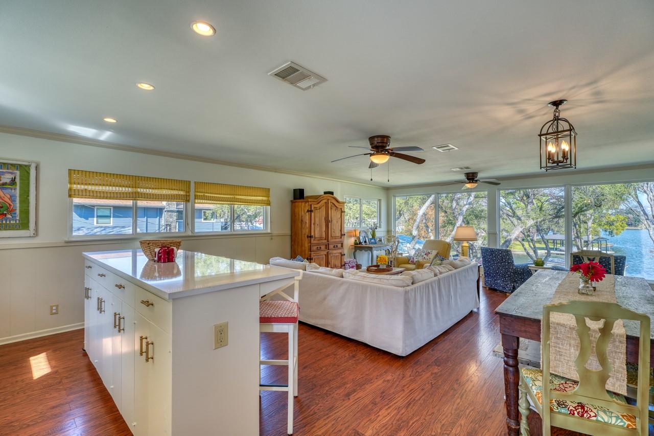 621 Sandy Mountain Dr, Sunrise Beach, TX 78643