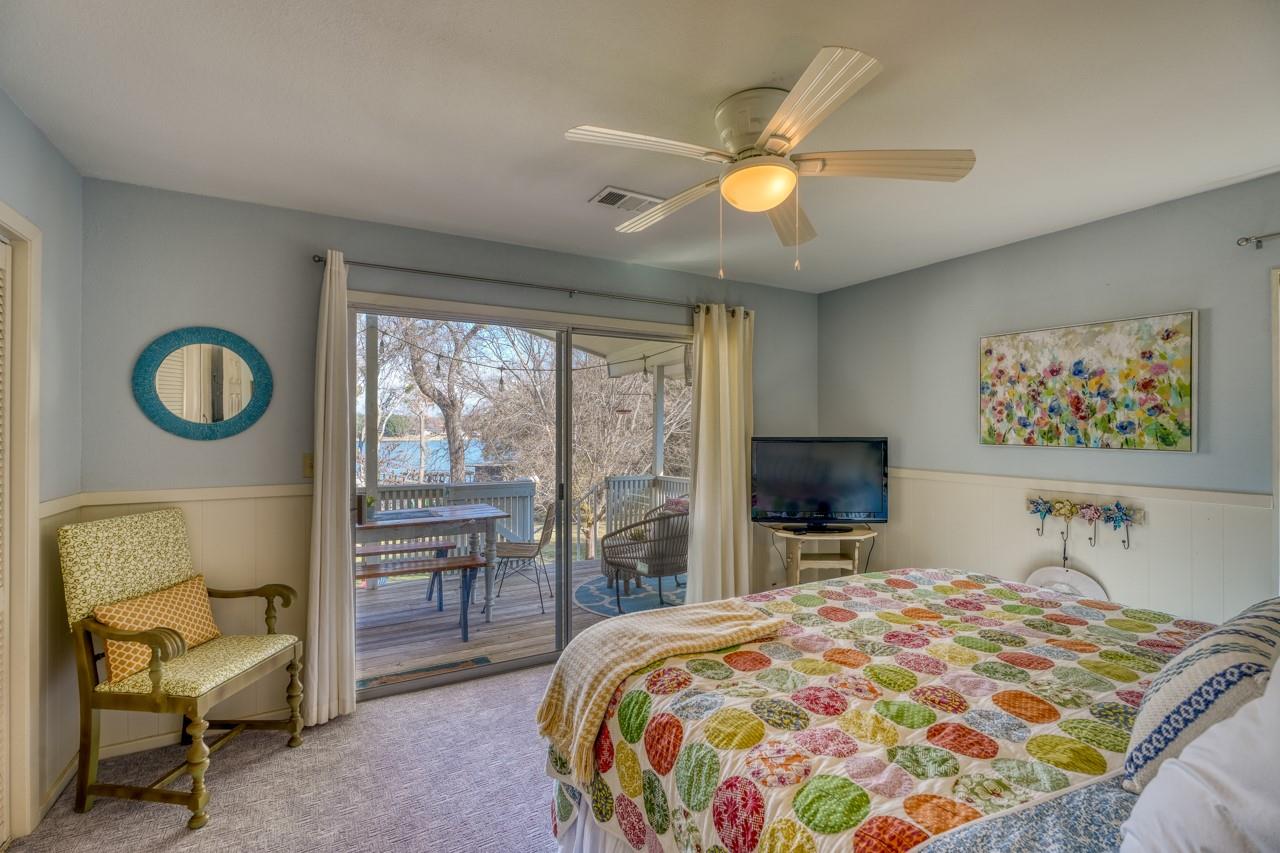 621 Sandy Mountain Dr, Sunrise Beach, TX 78643