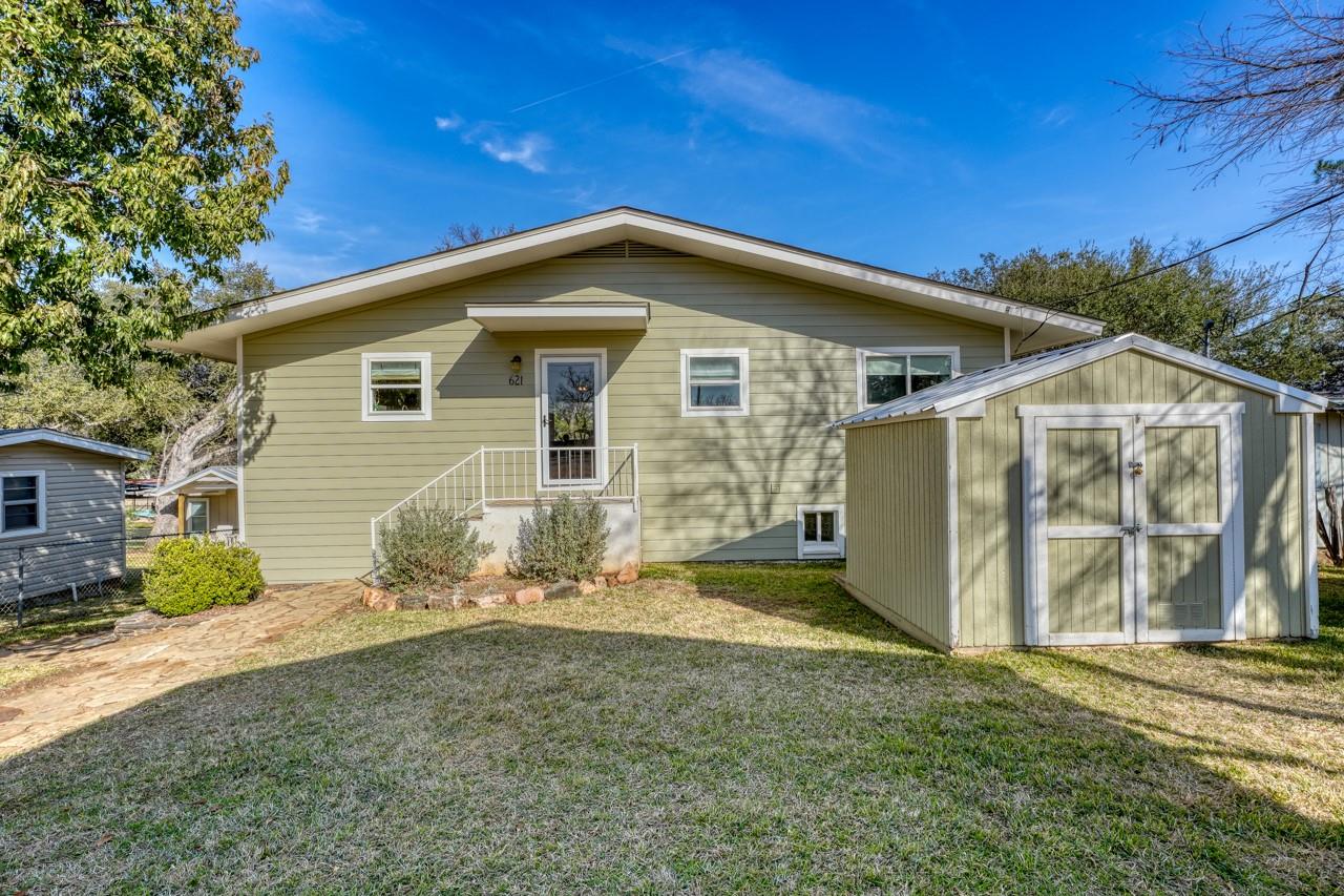 621 Sandy Mountain Dr, Sunrise Beach, TX 78643