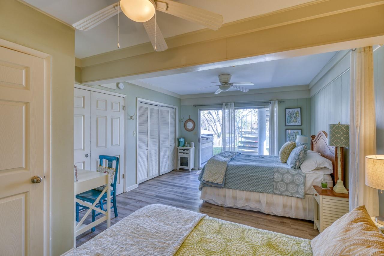 621 Sandy Mountain Dr, Sunrise Beach, TX 78643