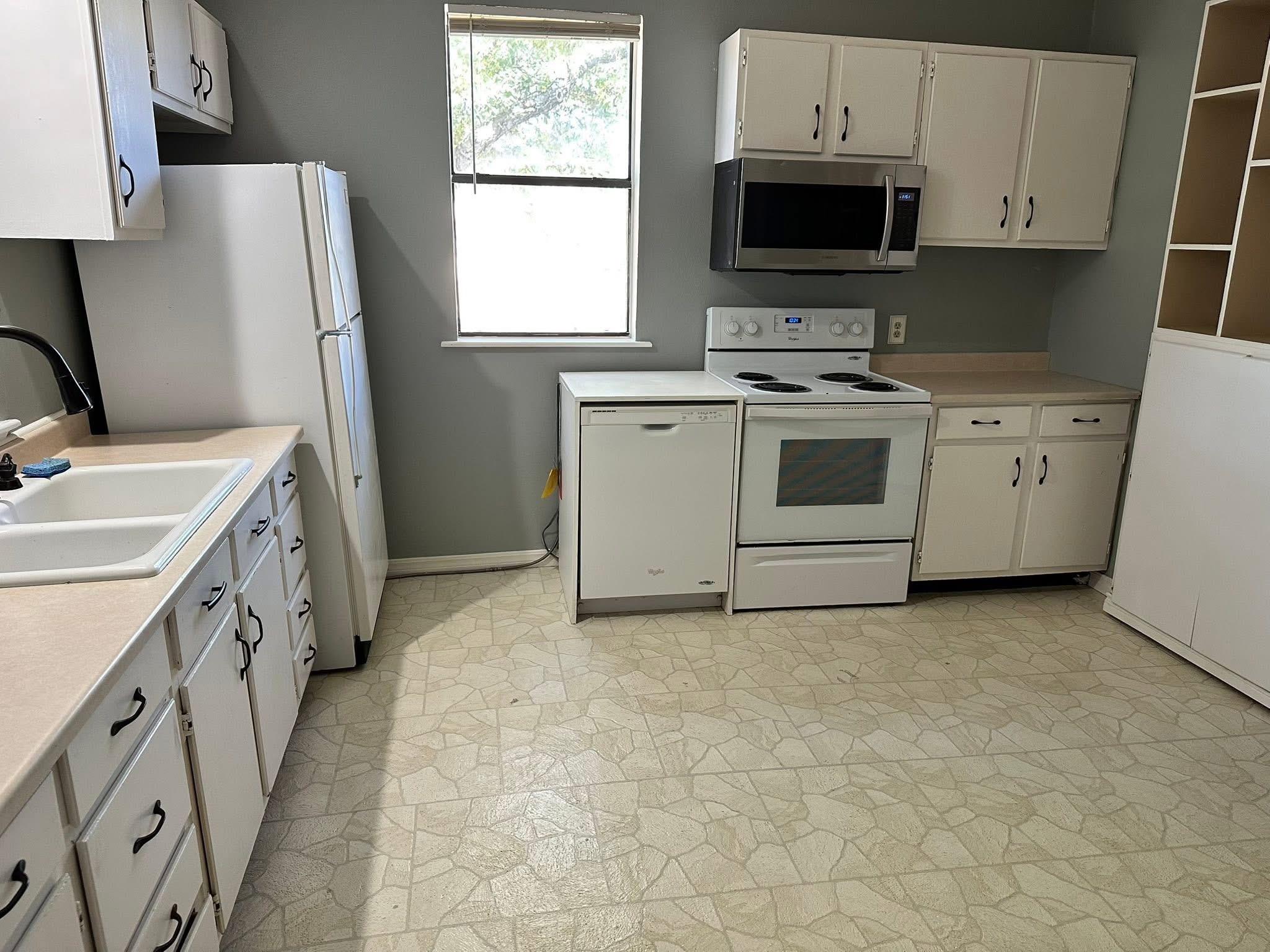 1441 Gatlin Creek Rd, Dripping Springs, TX 78620