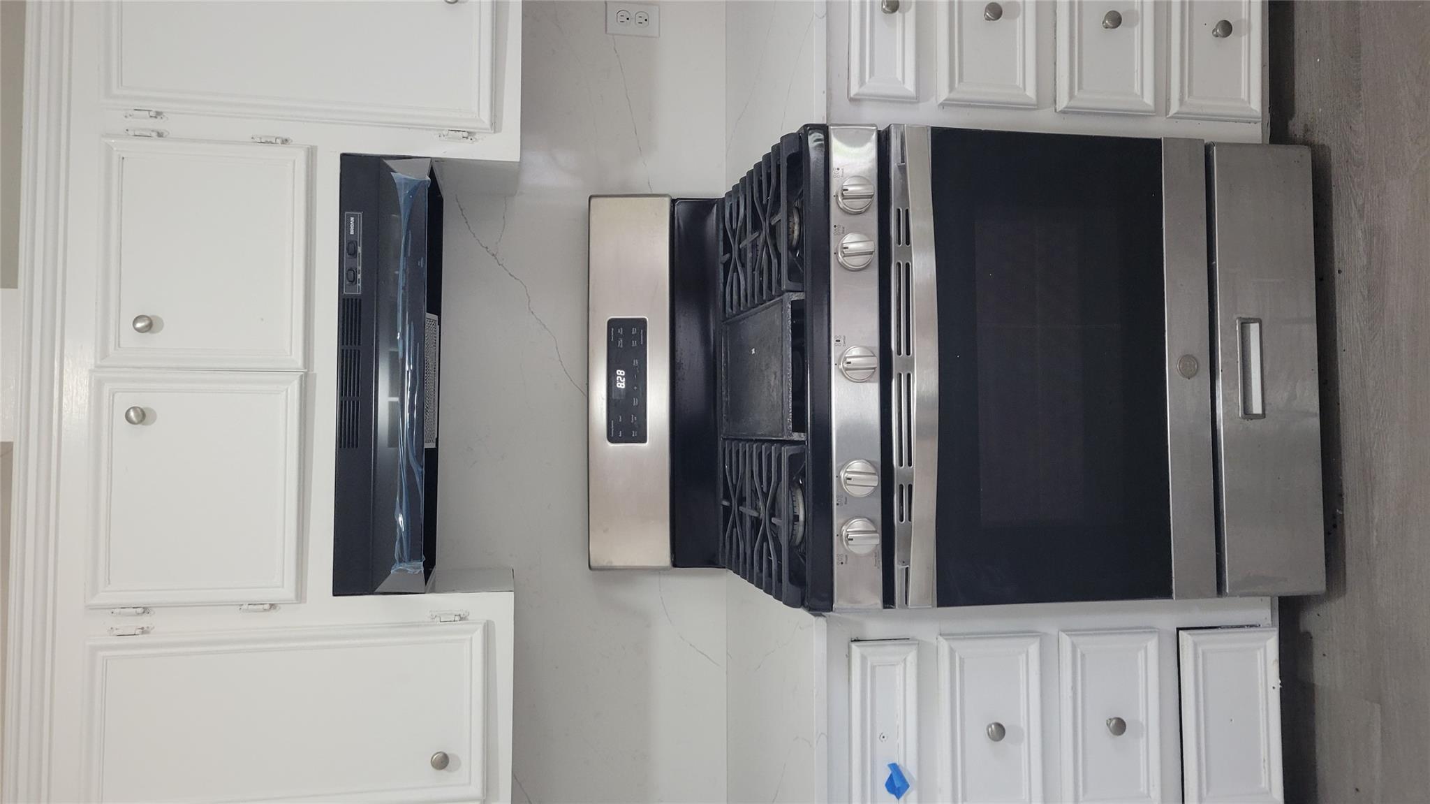 1903 Londonderry Dr, Leander, TX 78641