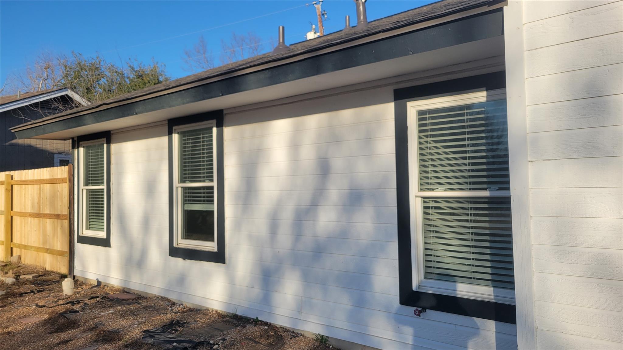 1903 Londonderry Dr, Leander, TX 78641