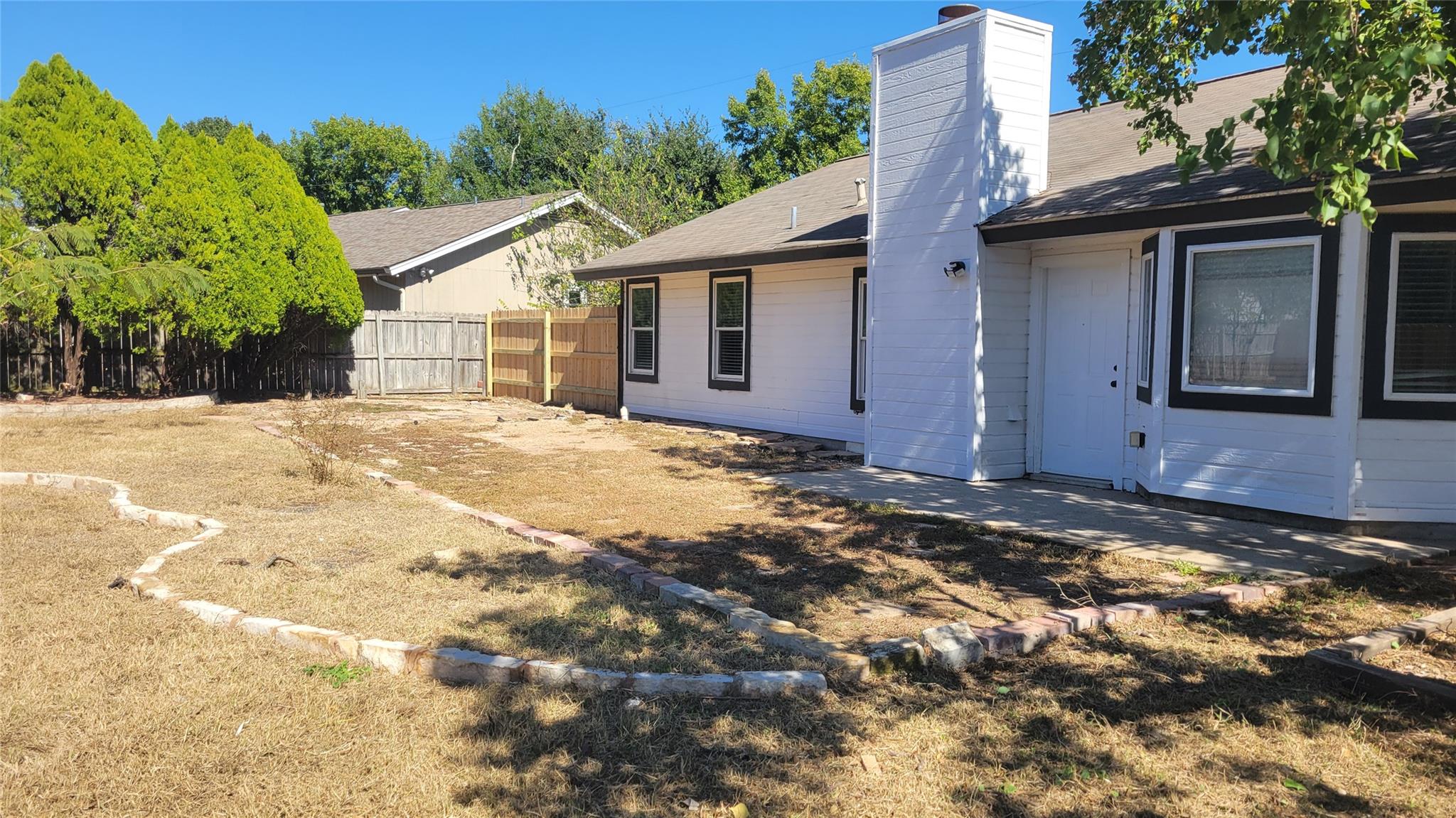 1903 Londonderry Dr, Leander, TX 78641