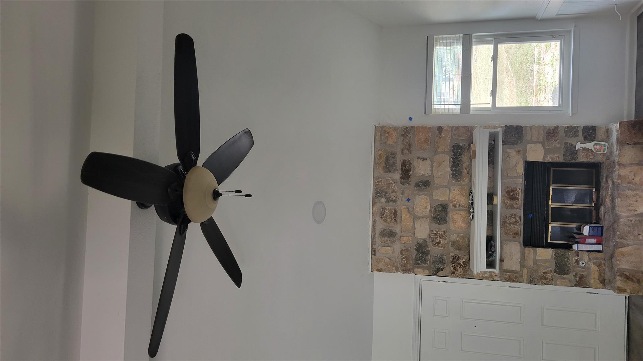 1903 Londonderry Dr, Leander, TX 78641