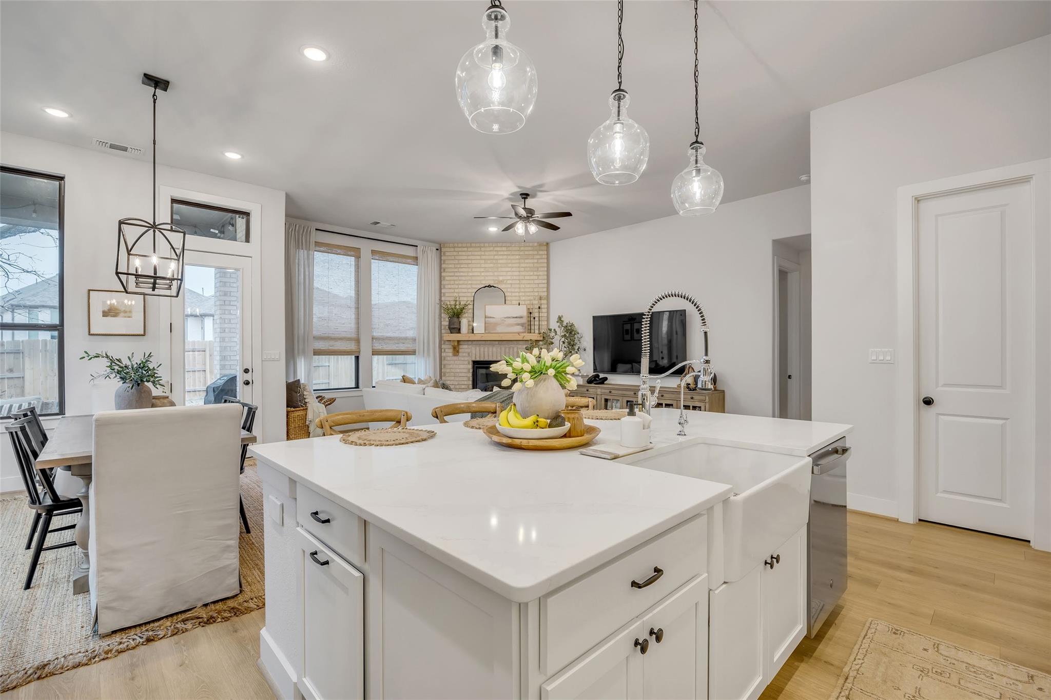 1901 Sir Nathaniel Ln, Leander, TX 78641