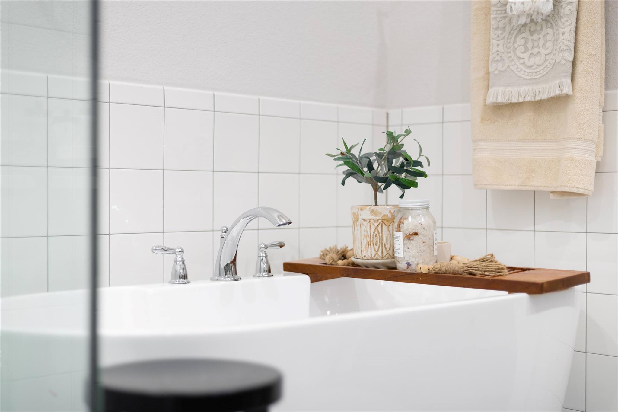 1901 Sir Nathaniel Ln, Leander, TX 78641