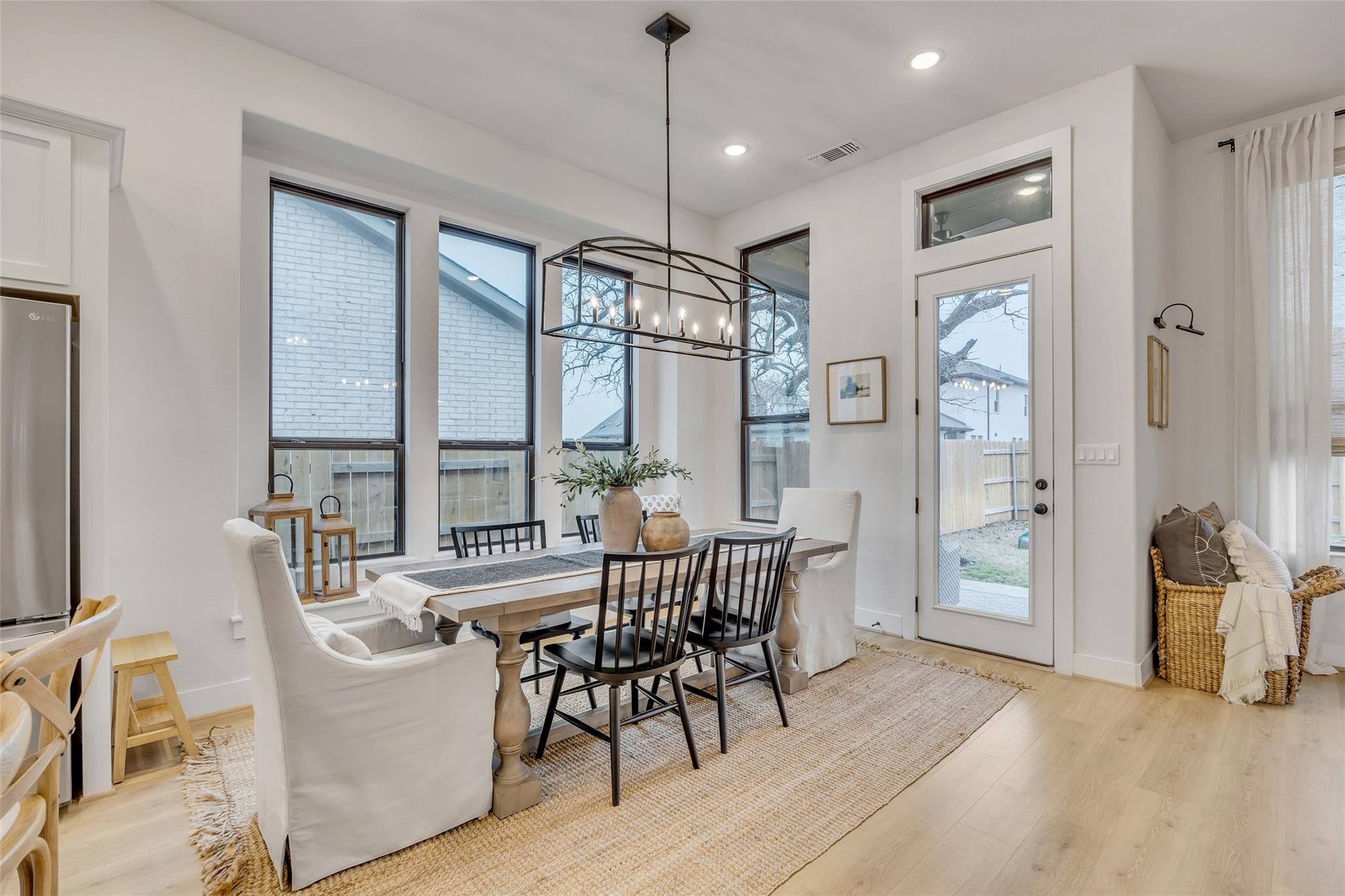 1901 Sir Nathaniel Ln, Leander, TX 78641