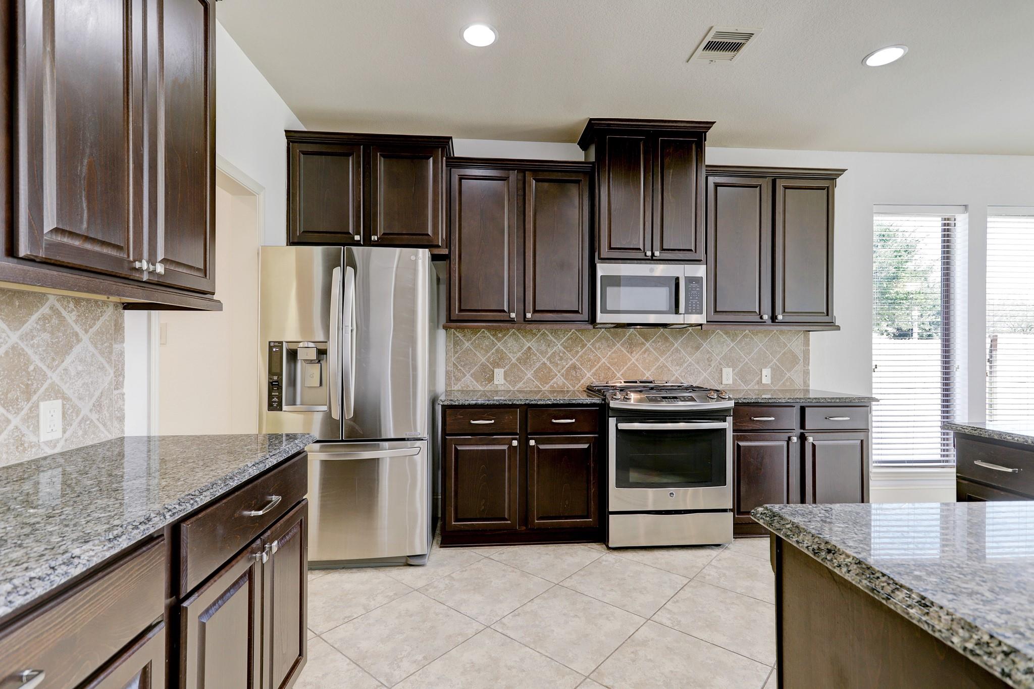 2604 Longlake Dr, Pearland, TX 77584