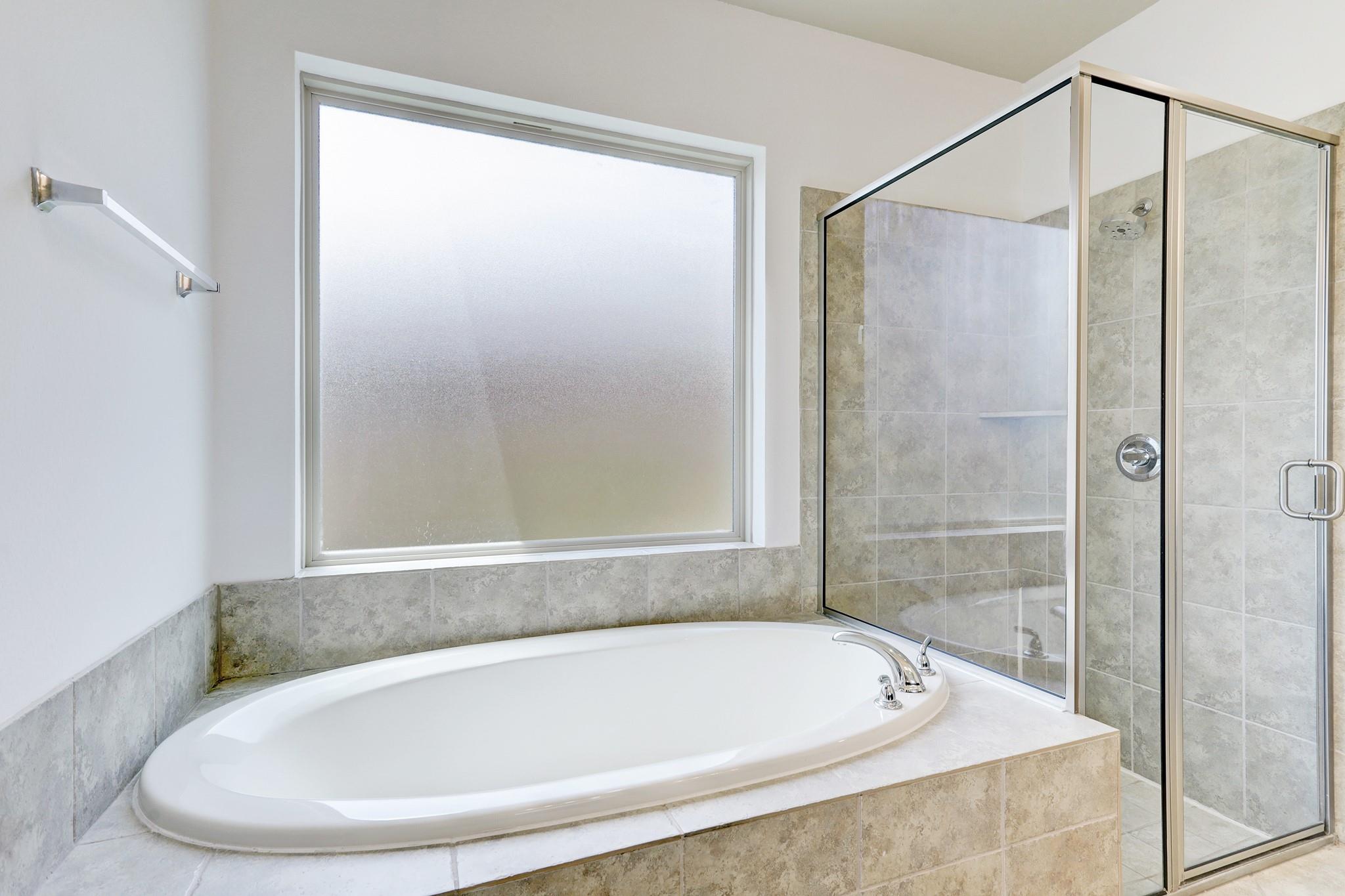 2604 Longlake Dr, Pearland, TX 77584