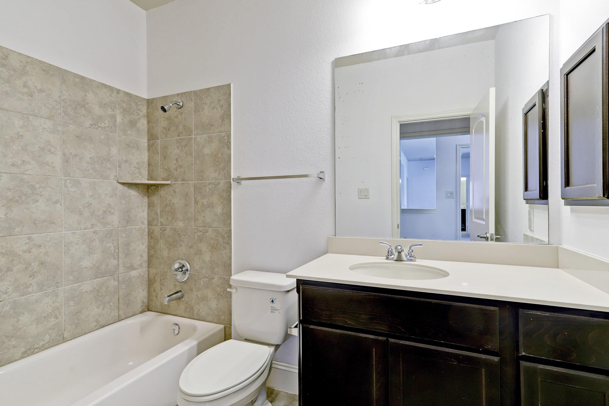 2604 Longlake Dr, Pearland, TX 77584