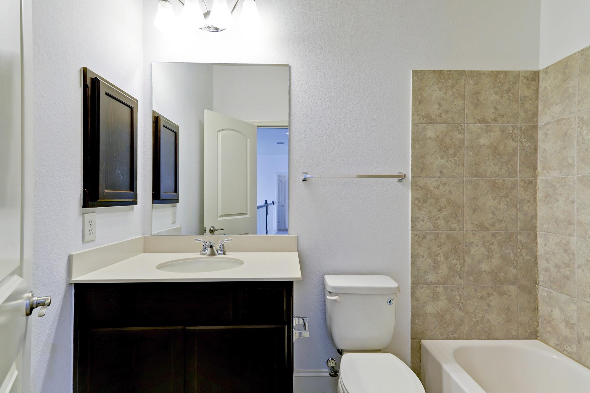 2604 Longlake Dr, Pearland, TX 77584