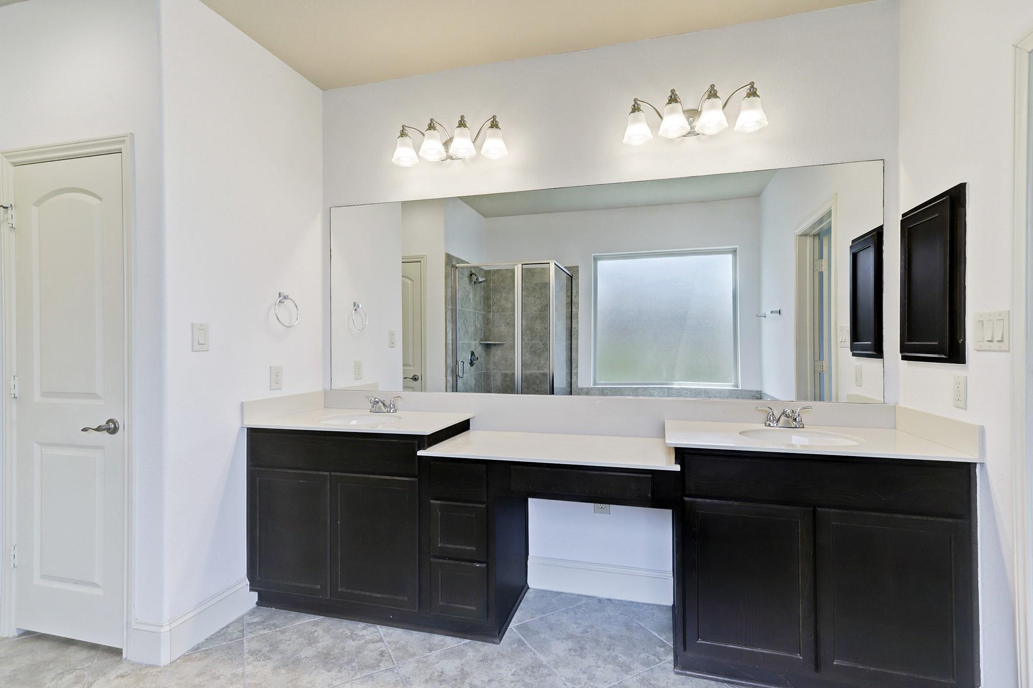 2604 Longlake Dr, Pearland, TX 77584