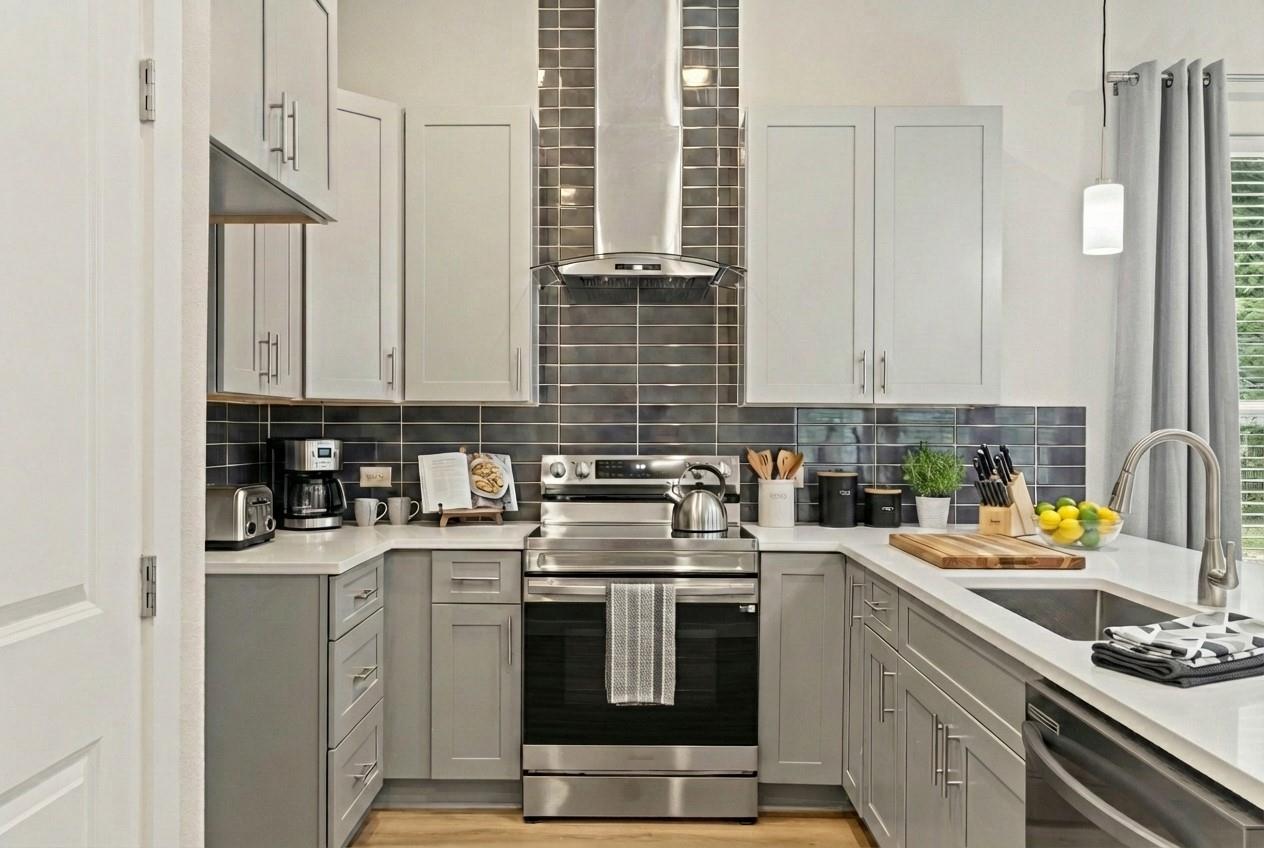 240 Shadow Oak Dr, Bastrop, TX 78602